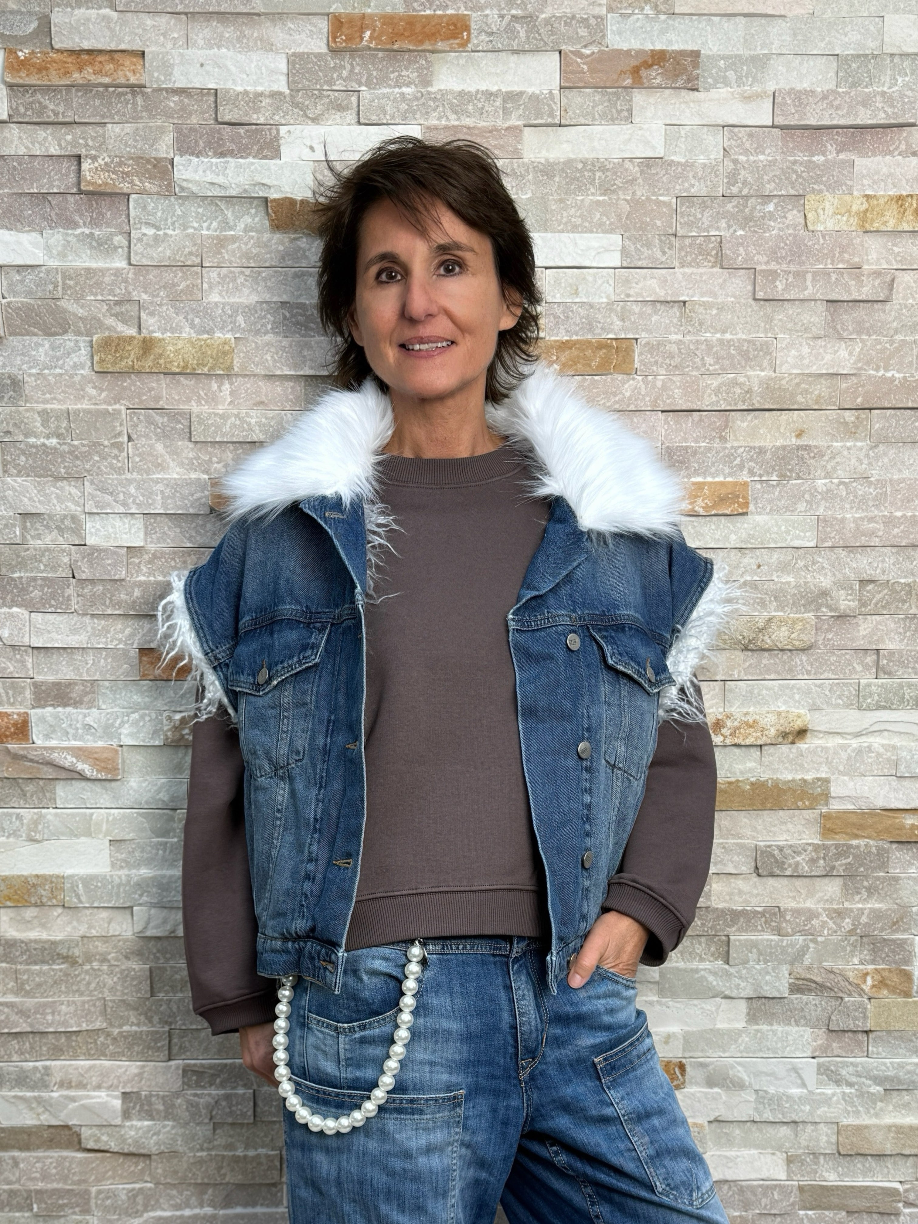 Oversize Jeansweste mit Fellimitat in Denim Blue