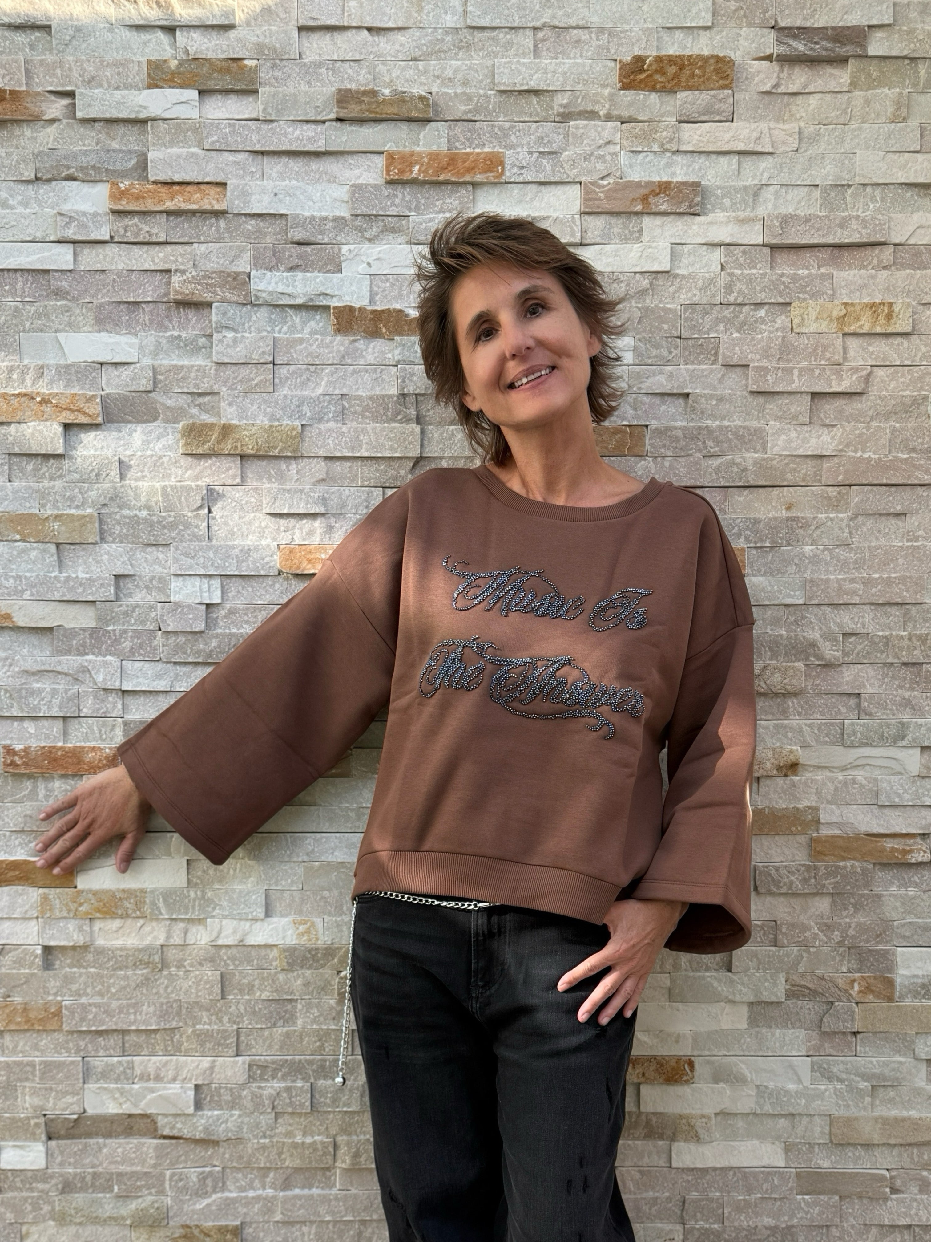 Oversized Sweatshirt mit Schriftzug in Braun