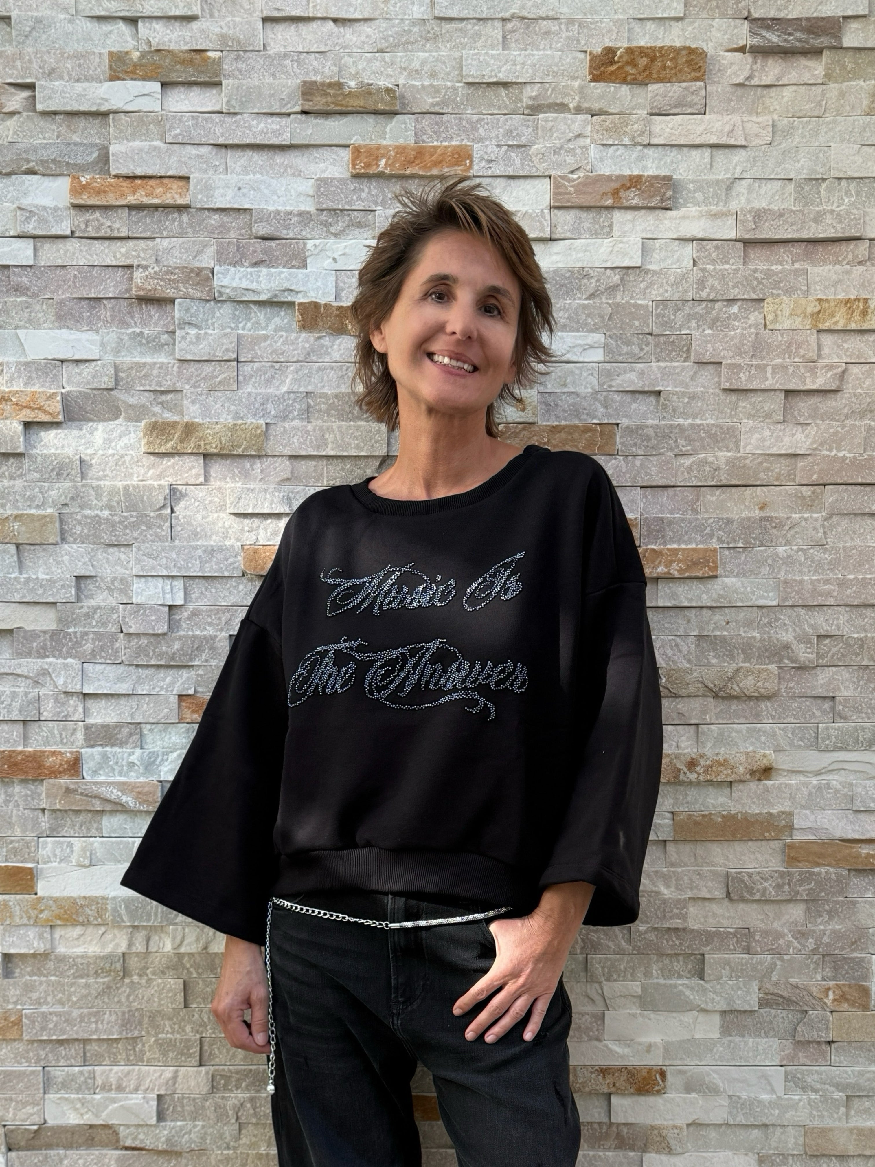 Oversized Sweatshirt mit Schriftzug in Schwarz