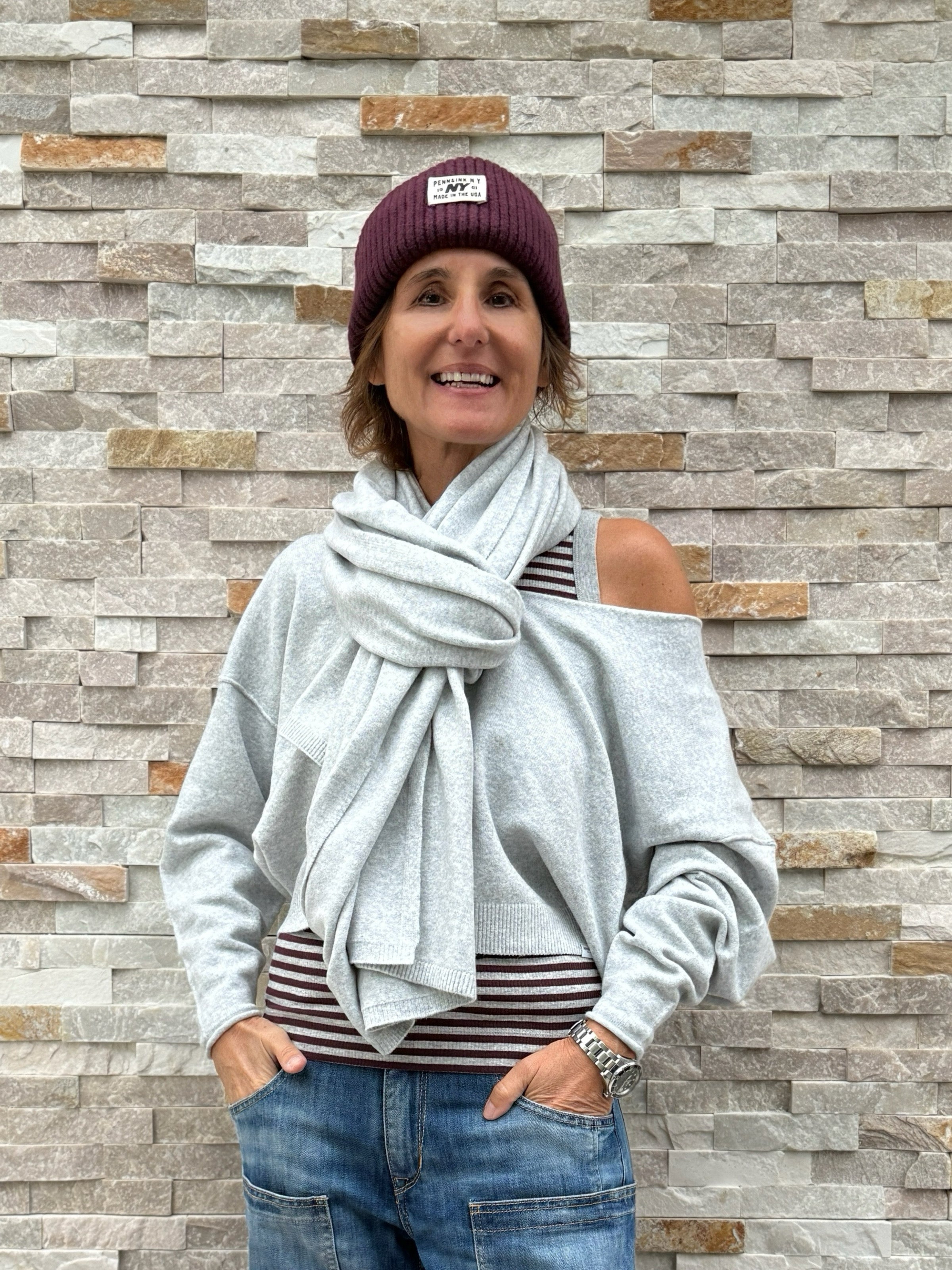 Mütze / Beanie Rippe mit Logo-Patch in Aubergine