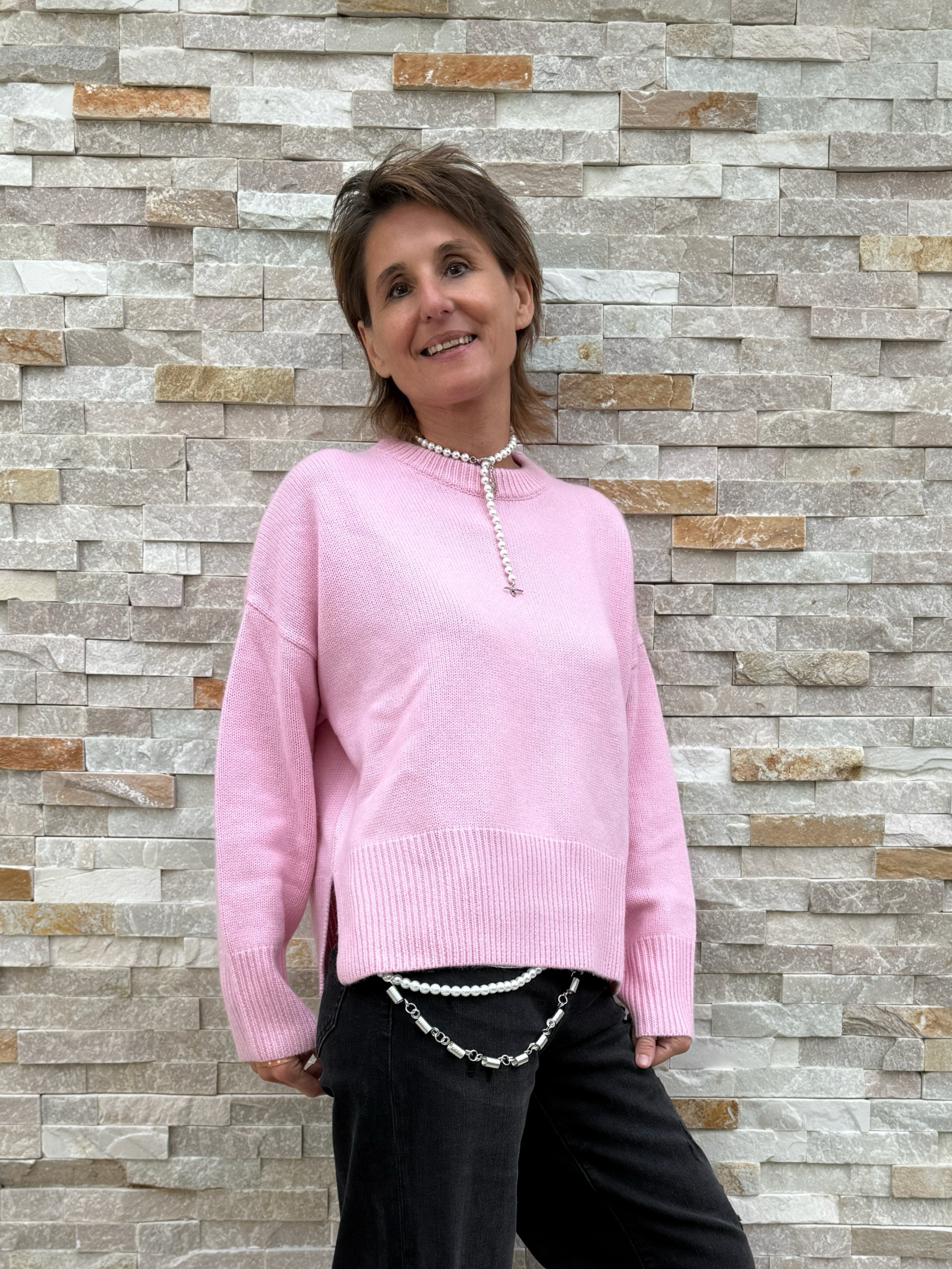 Boxy Cashmere Pullover mit Rundhals in Rosa