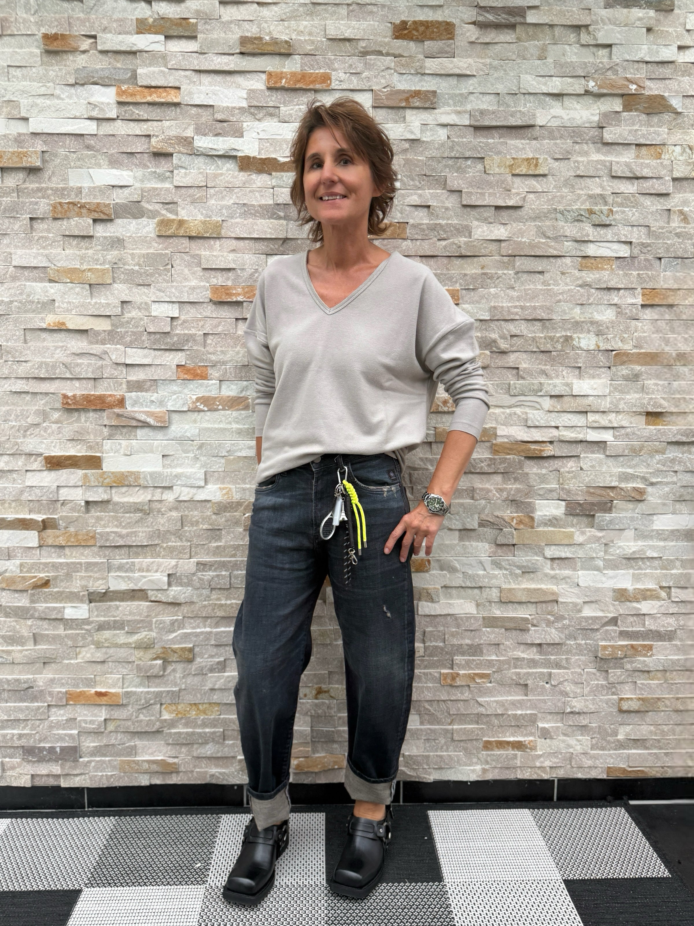 Sweatshirt JUPITER NOT mit Stickerei in Grey Mom