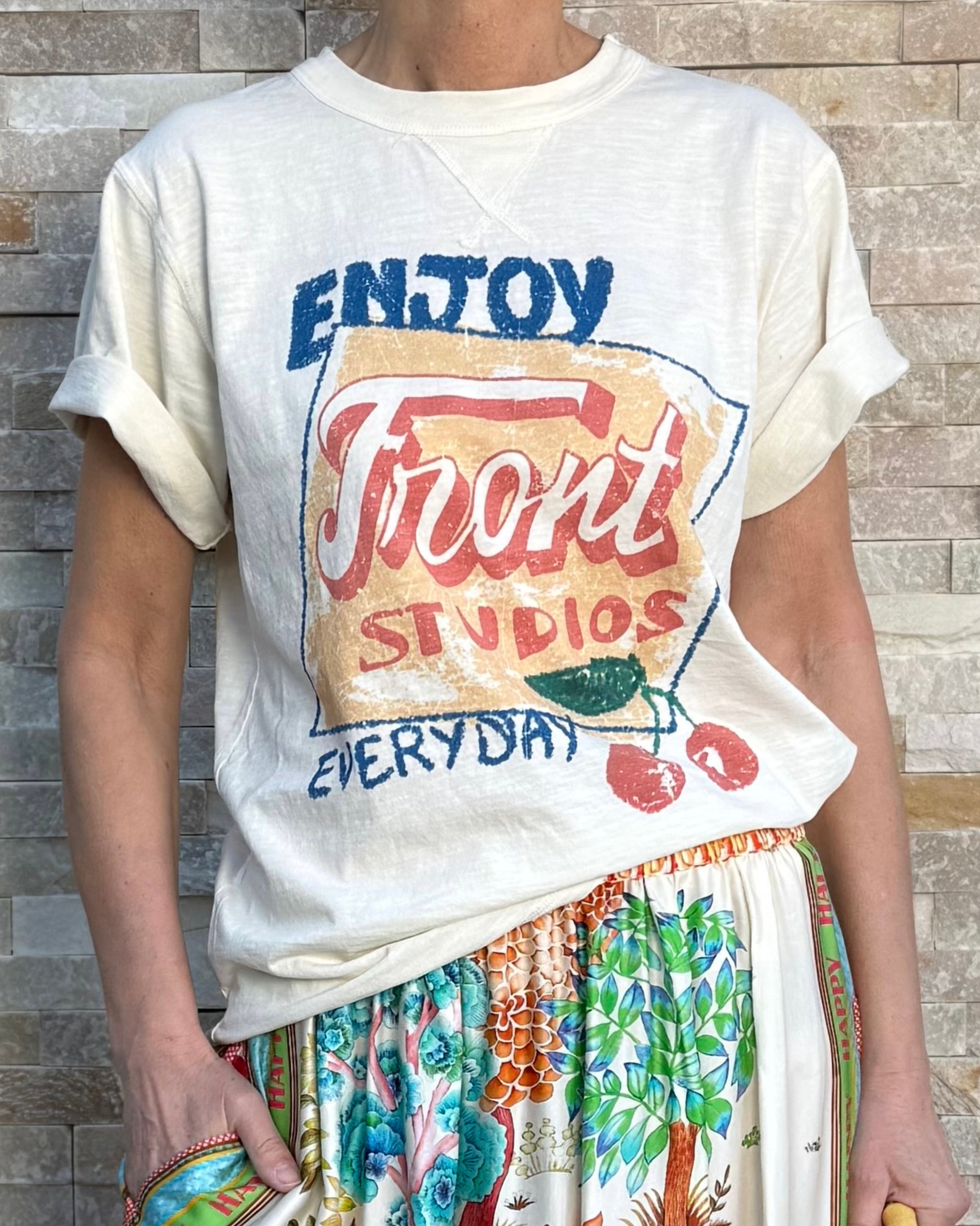 T-Shirt FRONT STUDIOS in Natur