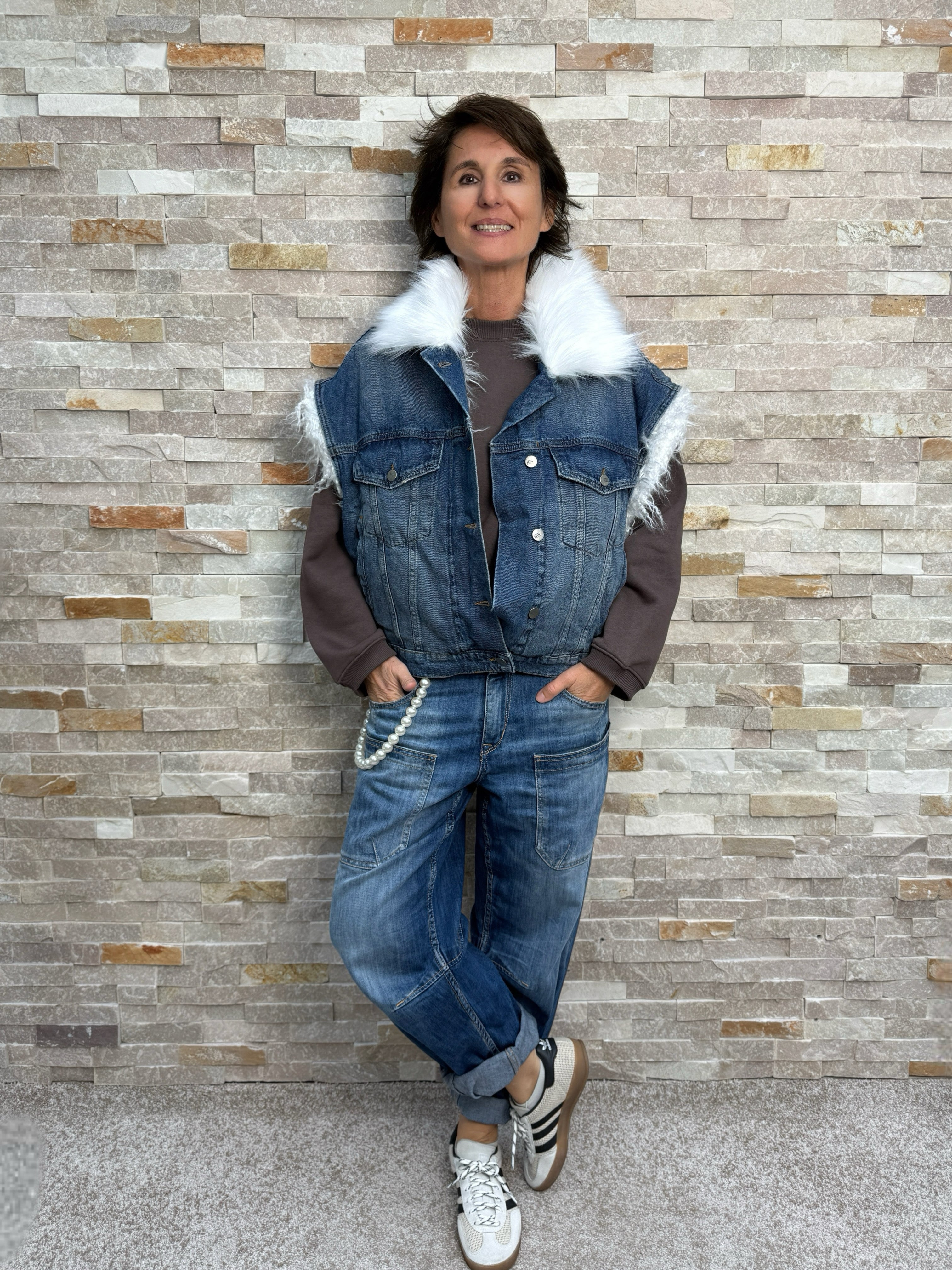 Oversize Jeansweste mit Fellimitat in Denim Blue
