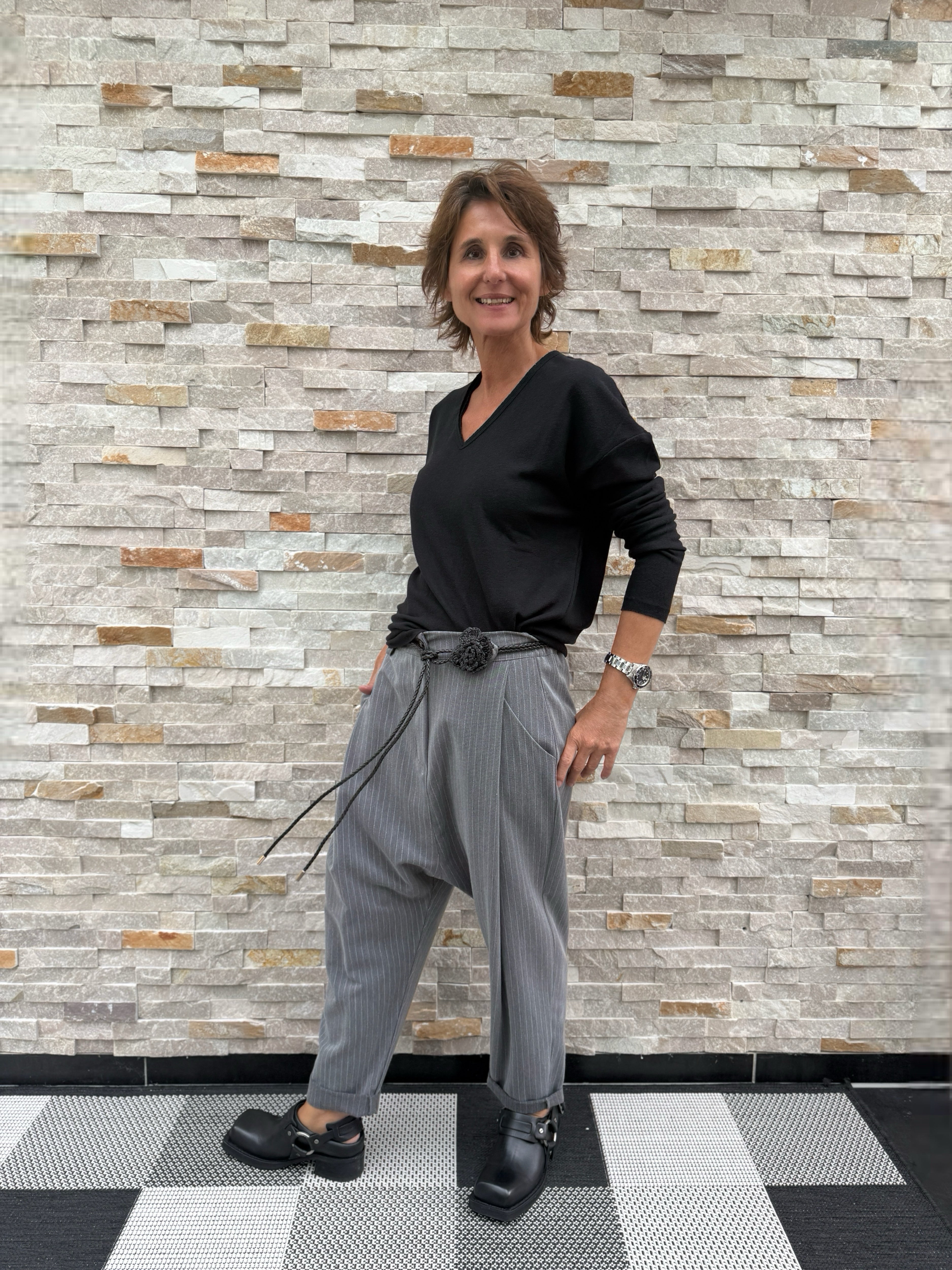 Sweatshirt JUPITER NOT mit Stickerei in Schwarz