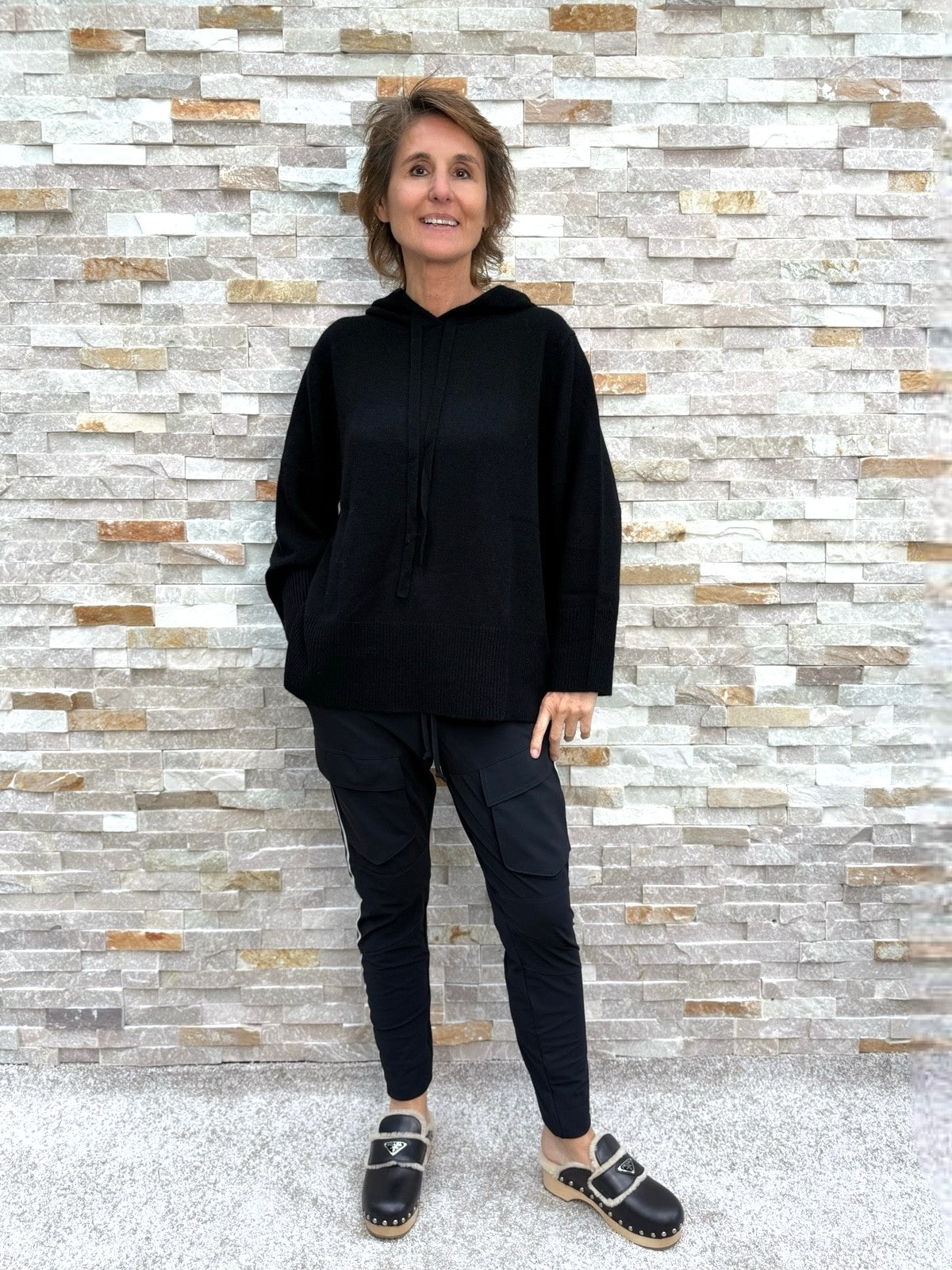 Cashmere Strick Hoodie in Schwarz