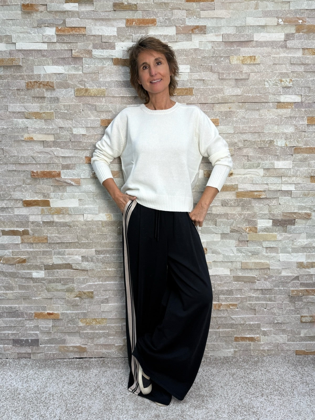 Kurzer Cashmere Pullover in Offwhite