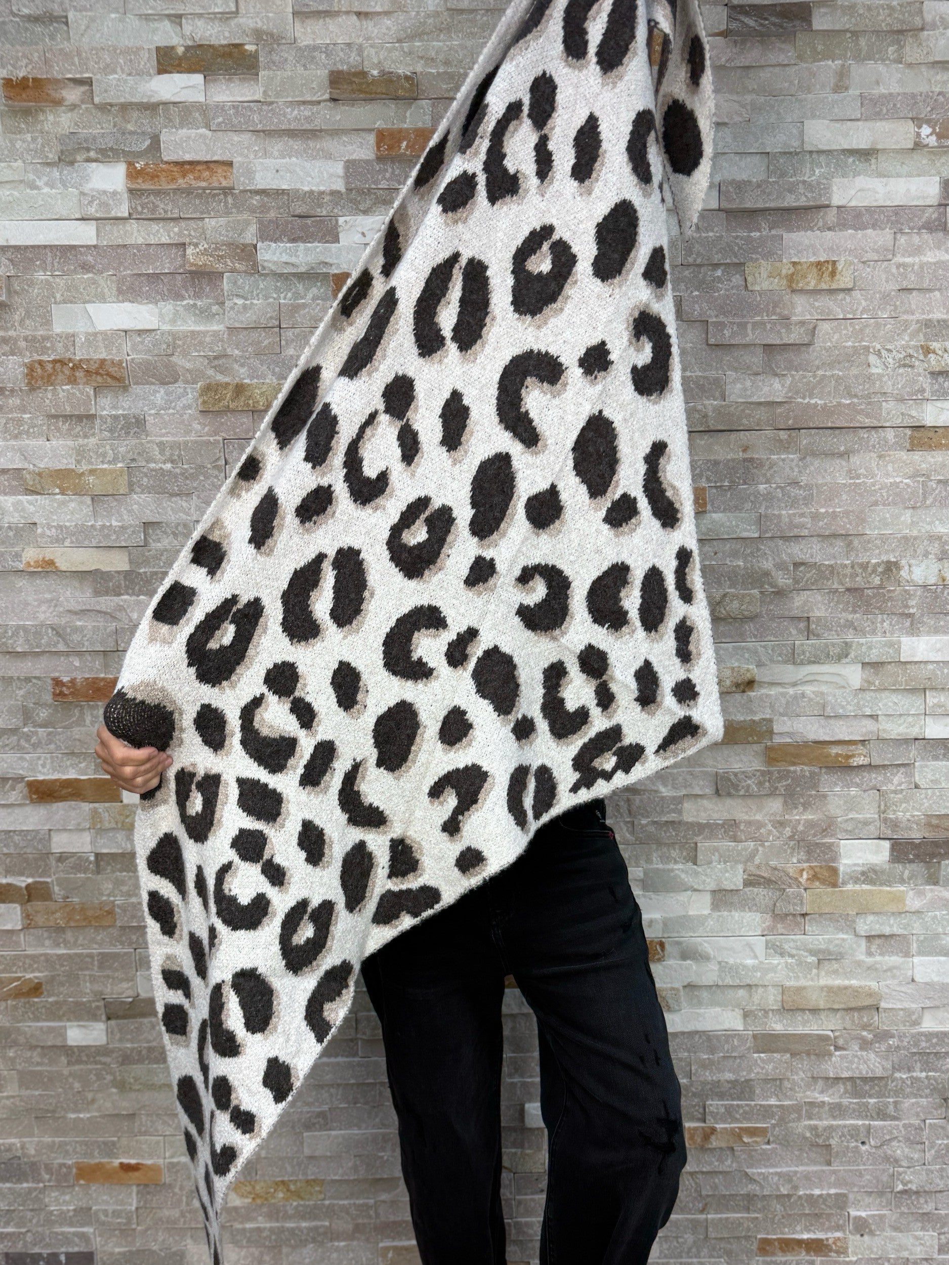 Großer Dreieck Schal mit Leo Muster Ecru-Beige-Braun