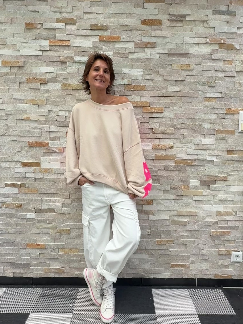 Video laden: Oversized Sweatshirt Sky Dreaming Vanille mit Pink