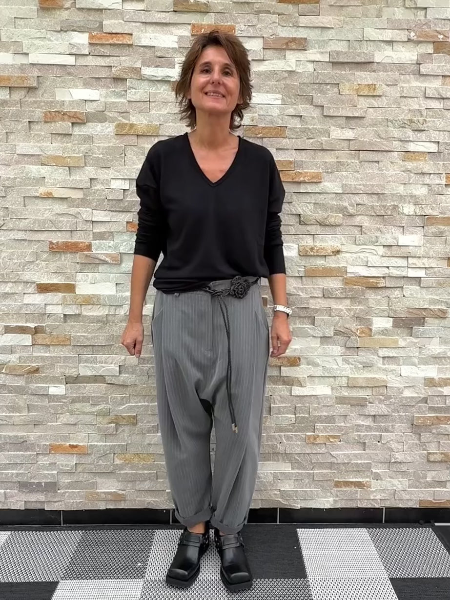 Video laden: Sweatshirt JUPITER NOT mit Stickerei in Schwarz