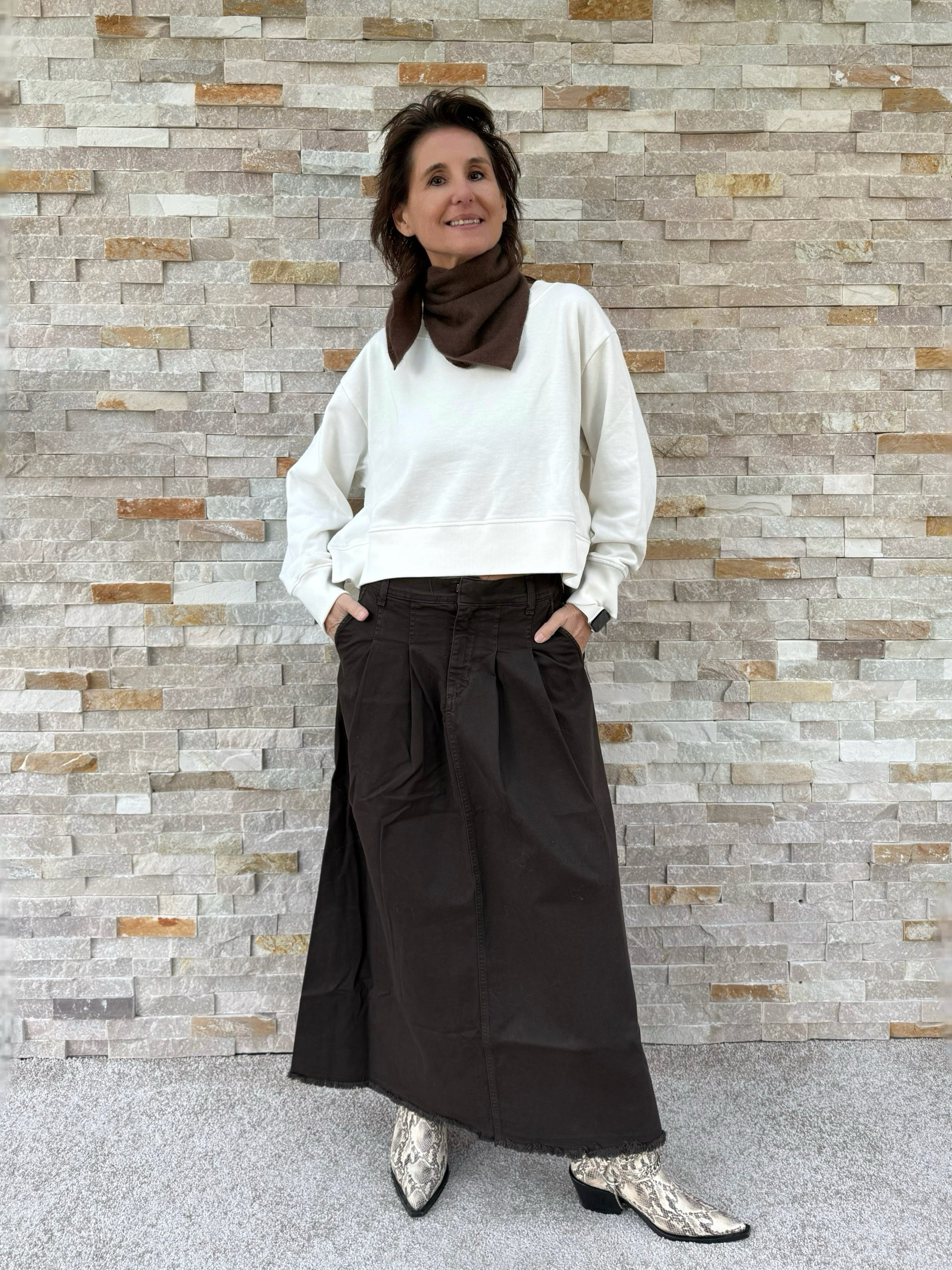 Cropped Sweatshirt mit Rückenprint Latte