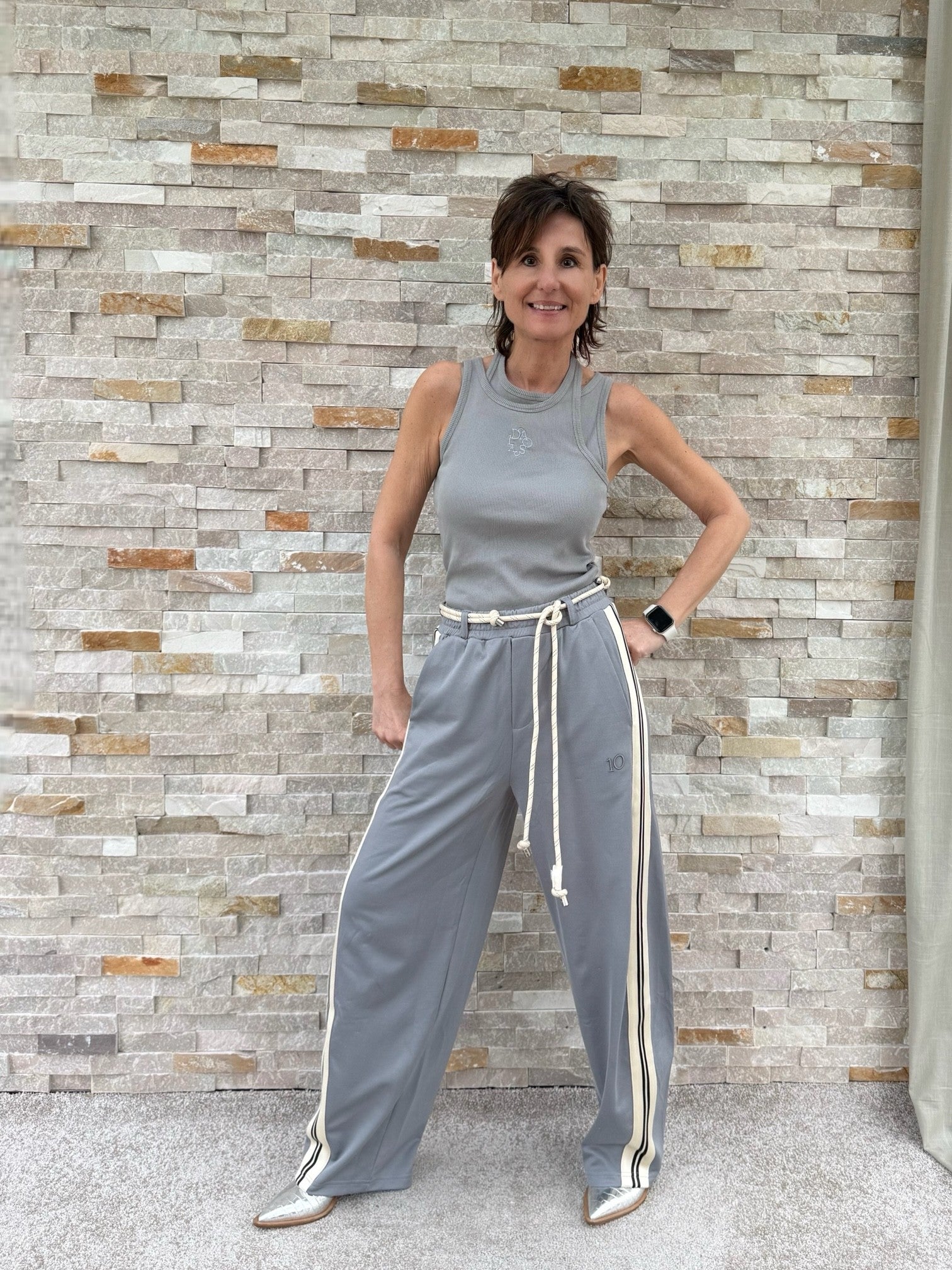 Top mit Träger und Neckholder in Grau