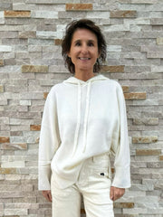 Cashmere knit hoodie in off-white