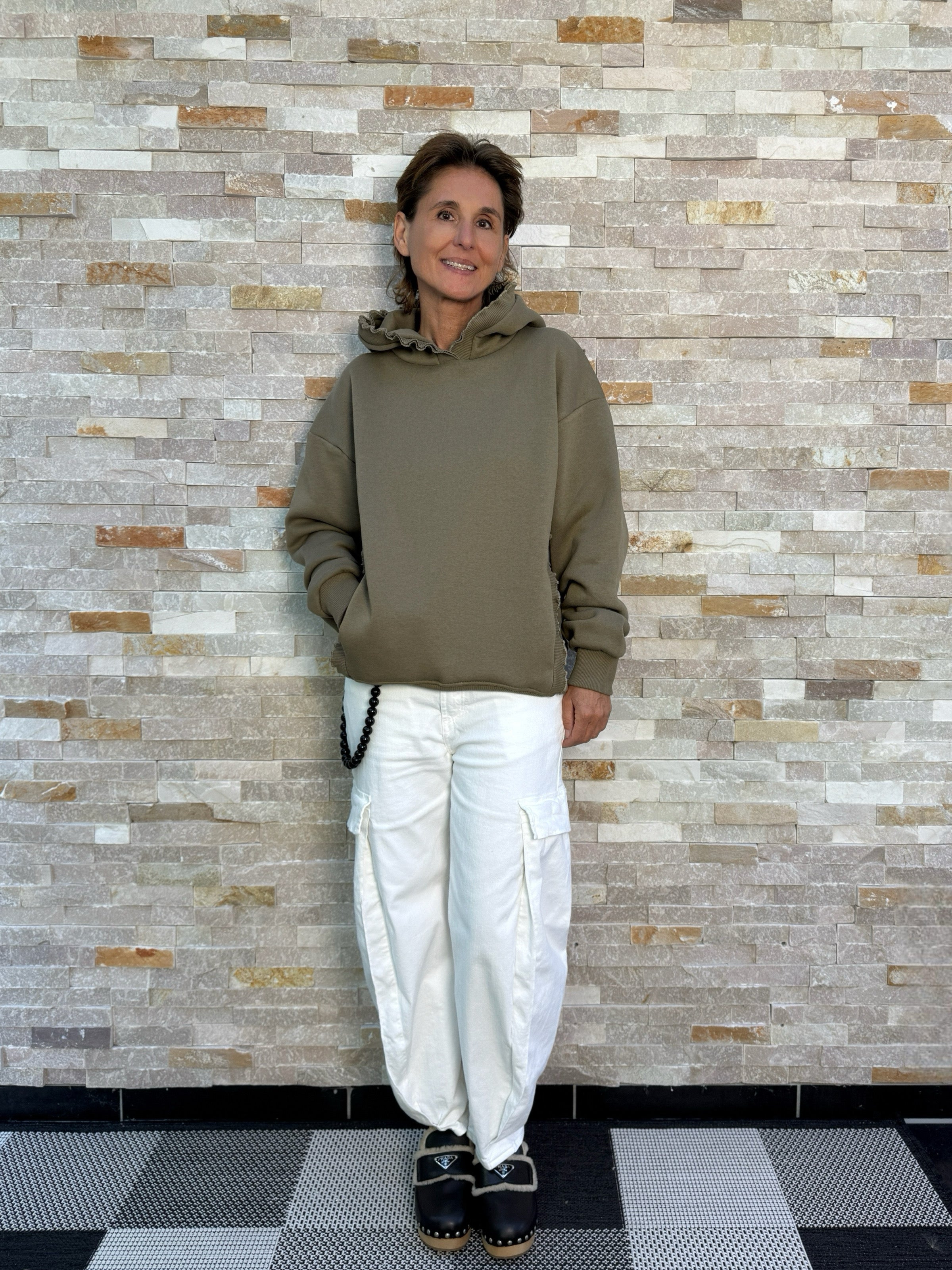 Oversized Hoodie MANY mit Rüschen in Olive