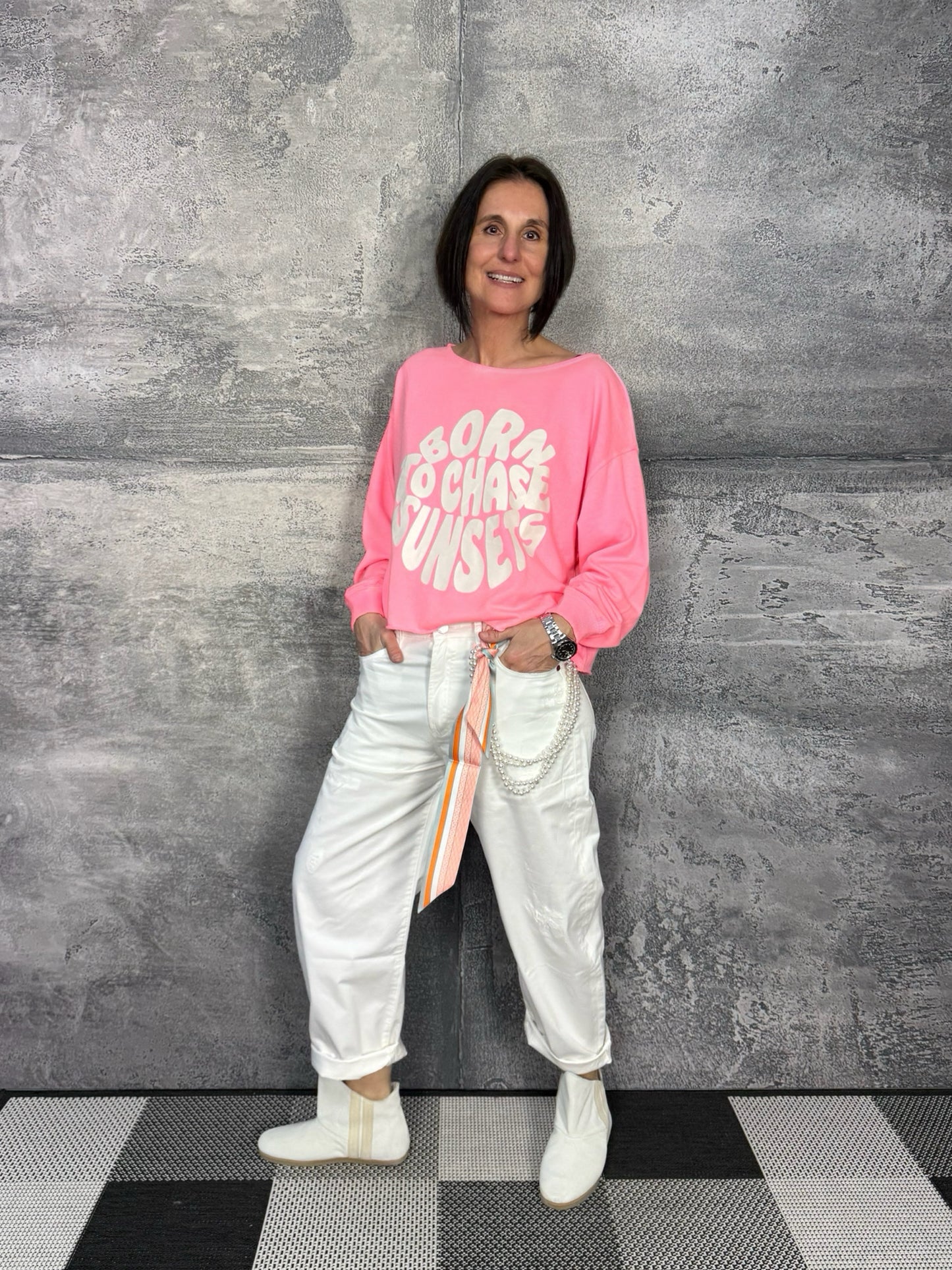 Statement Sweatshirt mit U-Boot Ausschnitt neon Pink