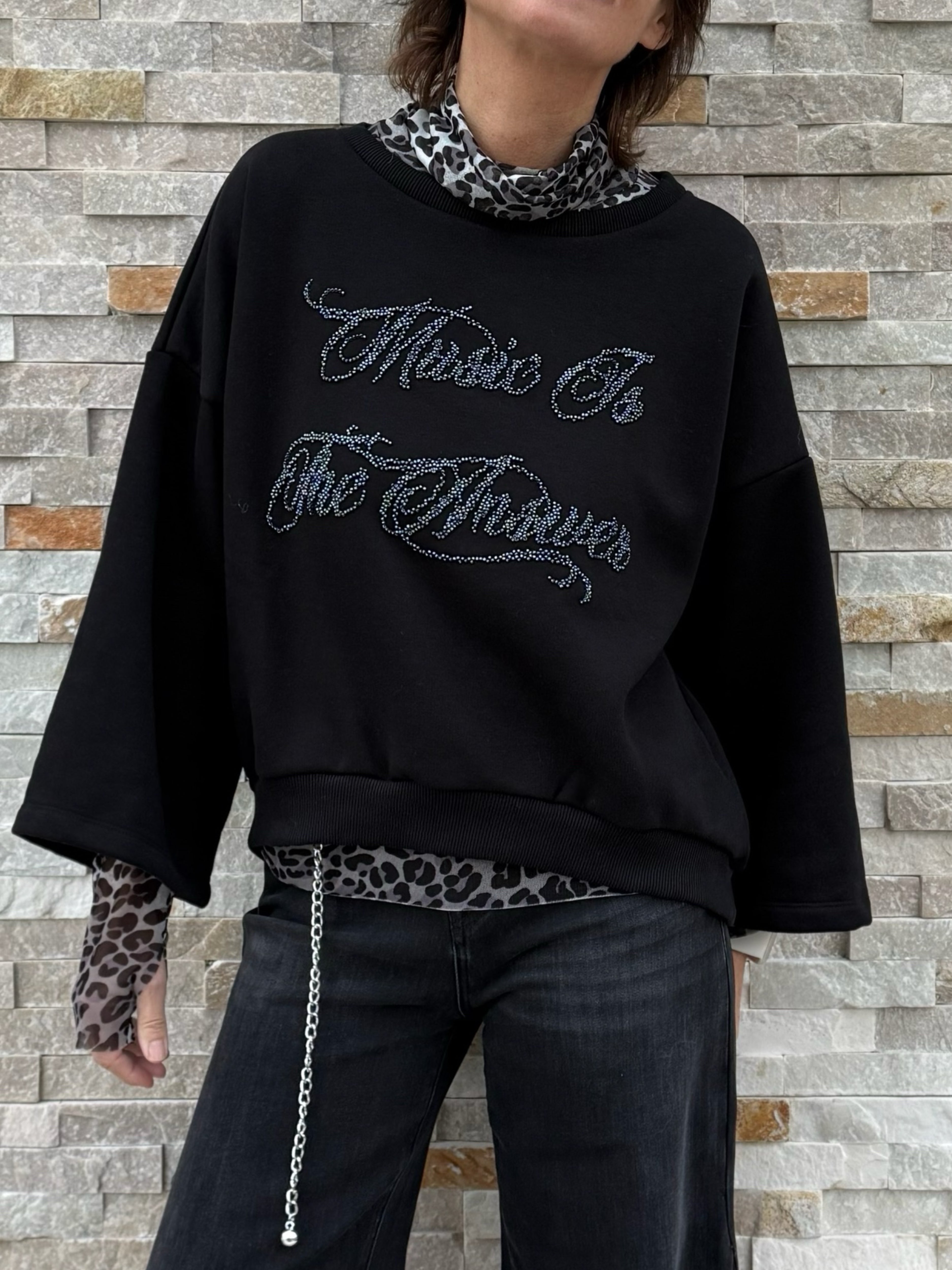 Oversized Sweatshirt mit Schriftzug in Schwarz