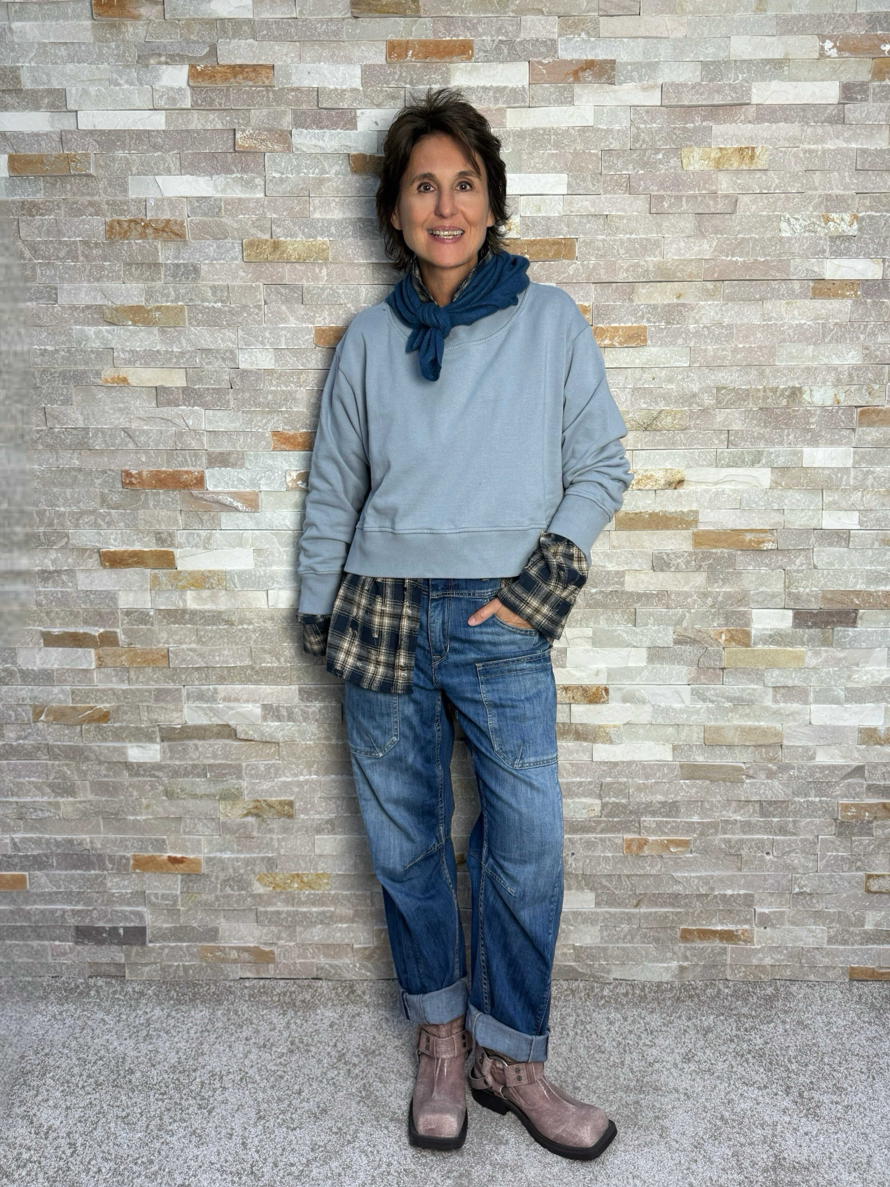 Sweatshirt ROSE mit Rüschen Details in Light Sky