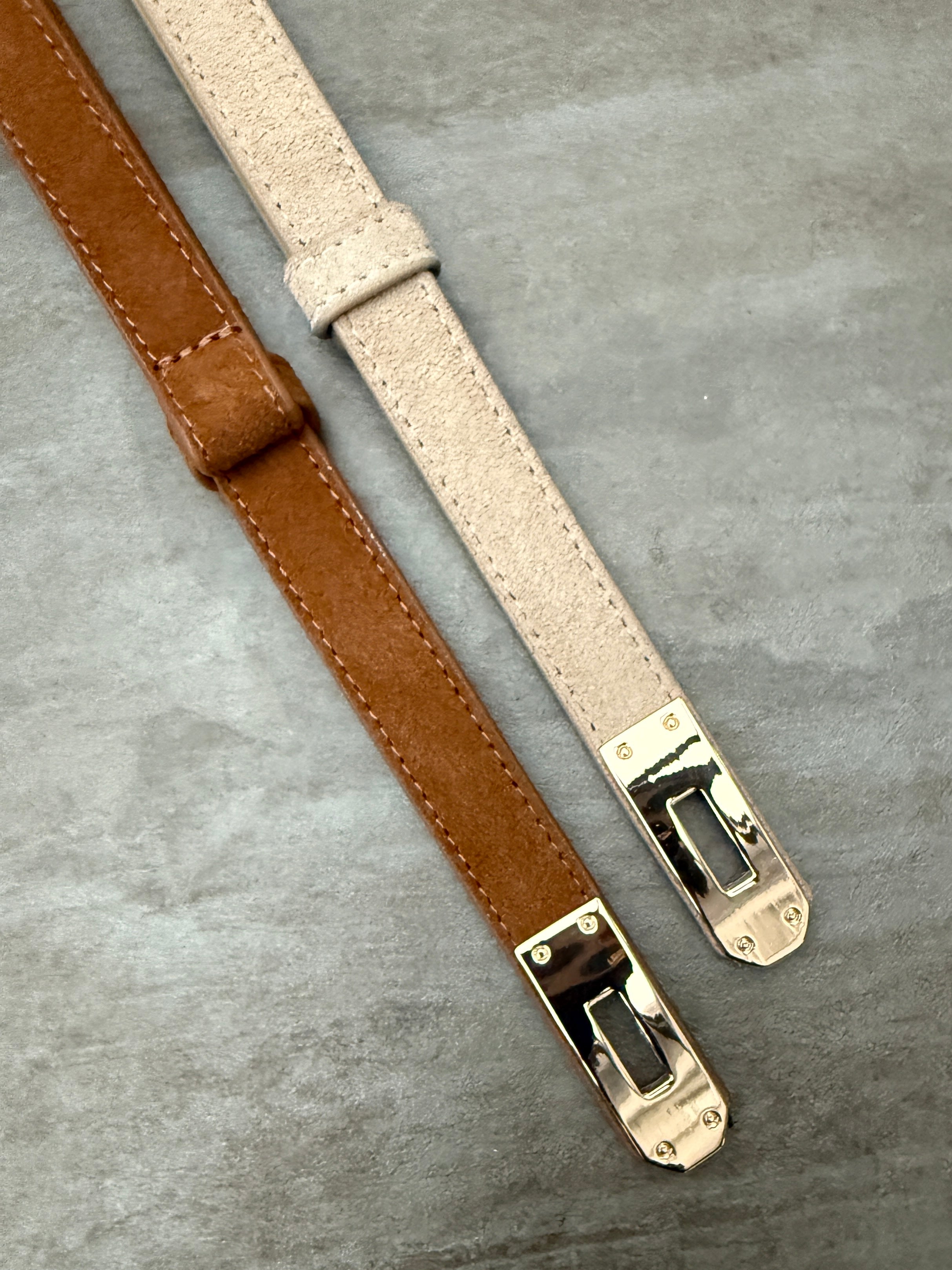 Veloursleder Gürtel schmal in Cognac und Beige