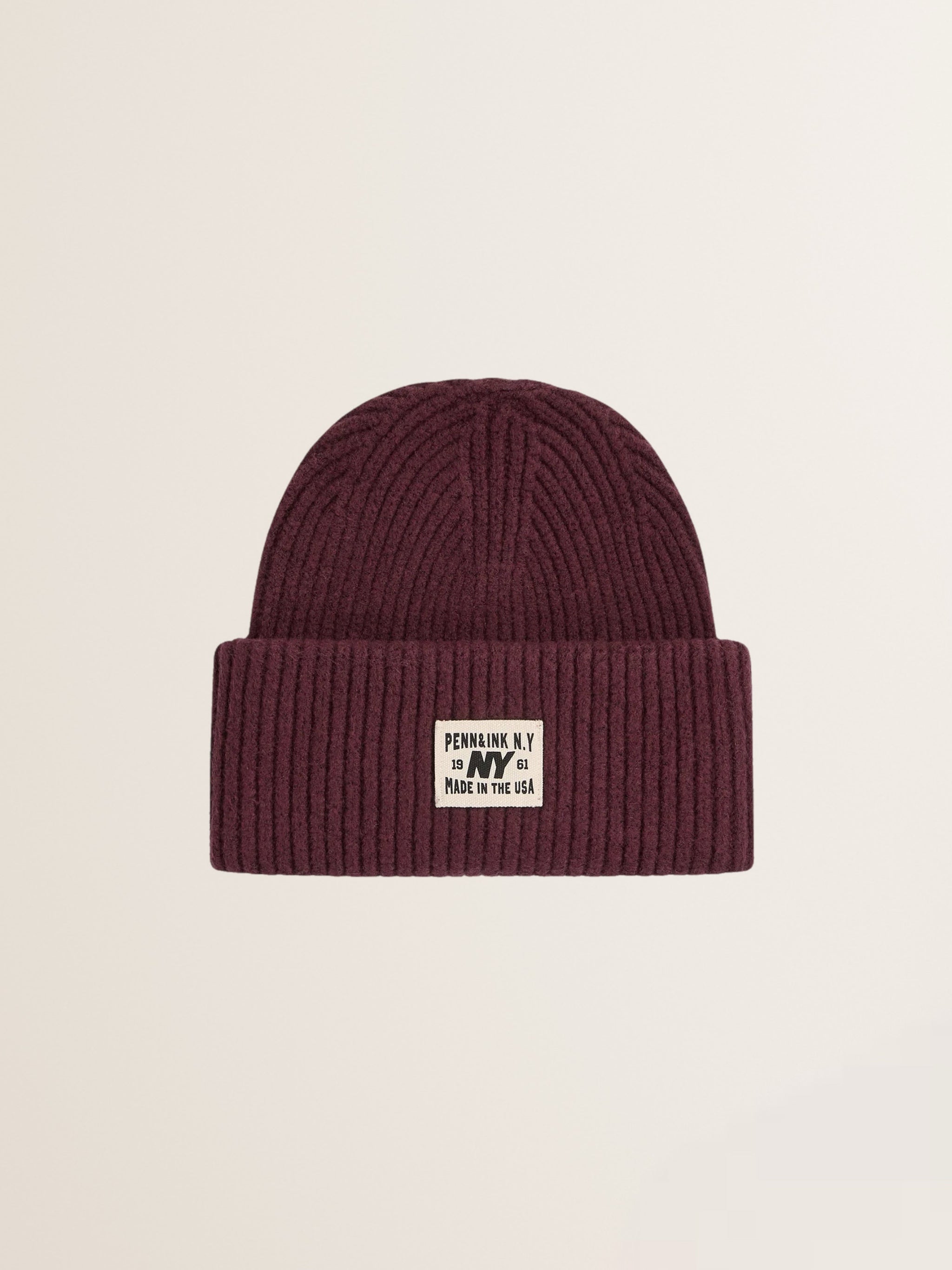 Ribbed beanie with logo patch in aubergine