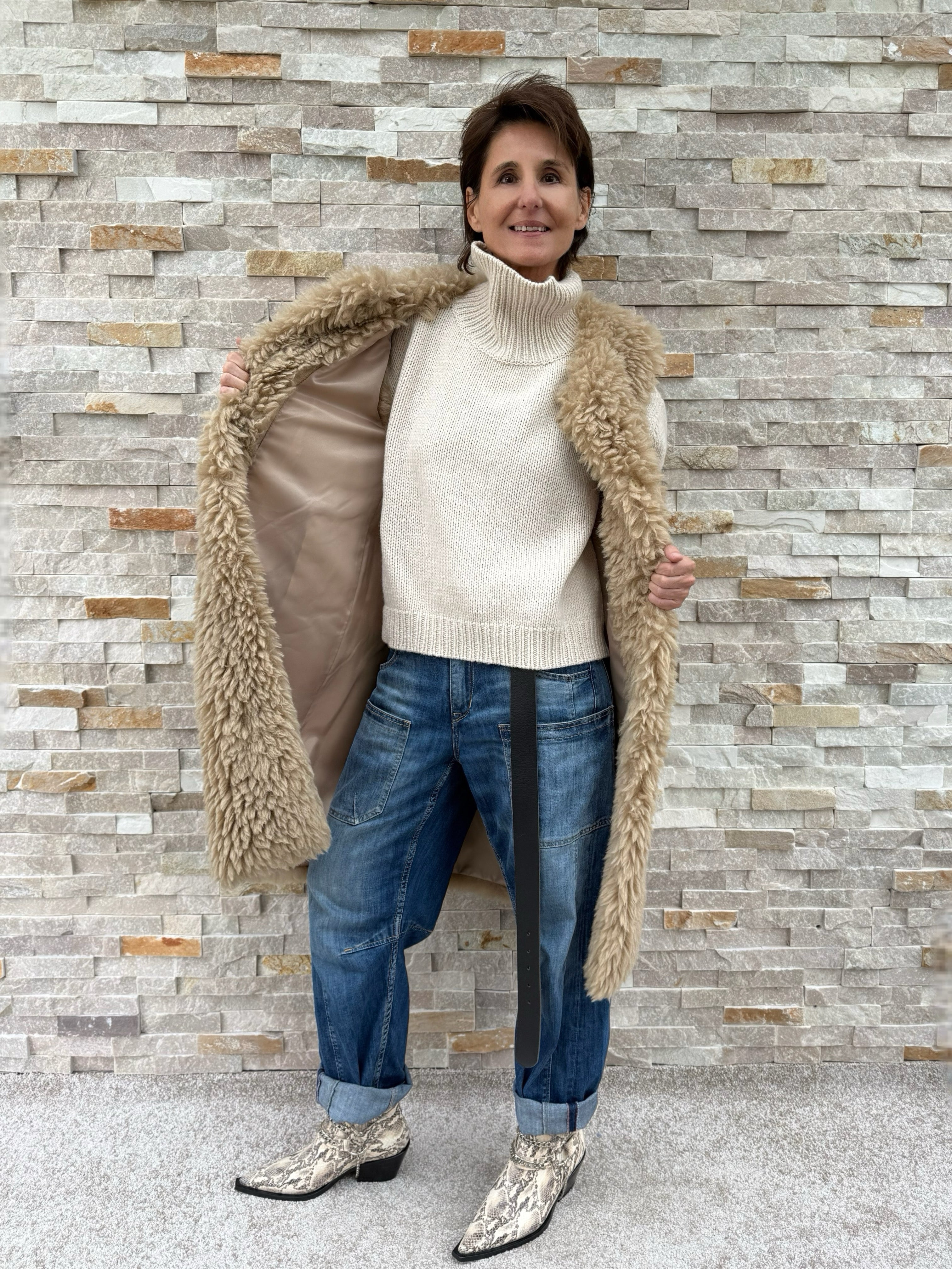 Lange Fell Weste aus Lammfell Imitat Caramel