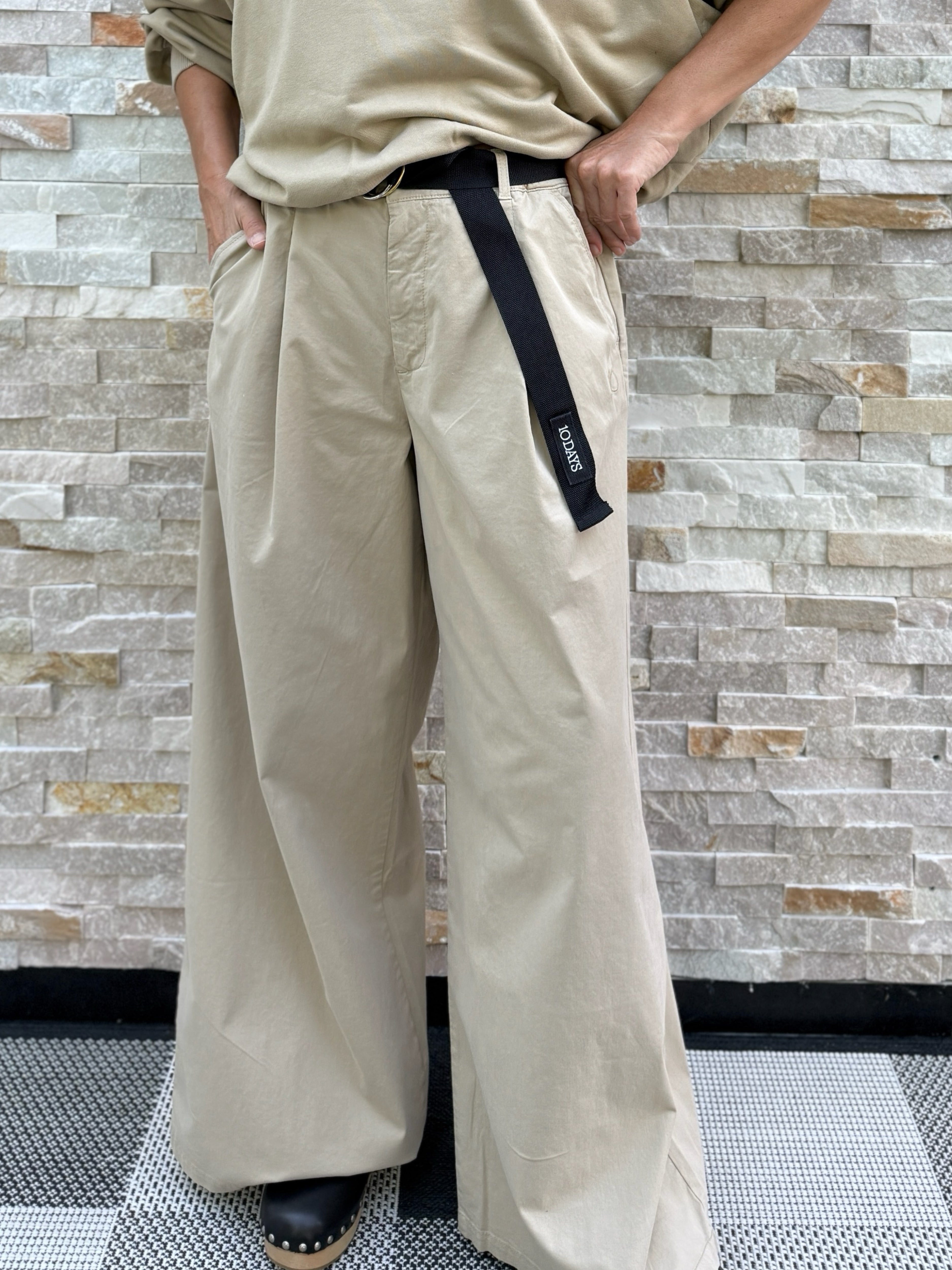 Wide Leg Hose "wide pants twill" in Earth