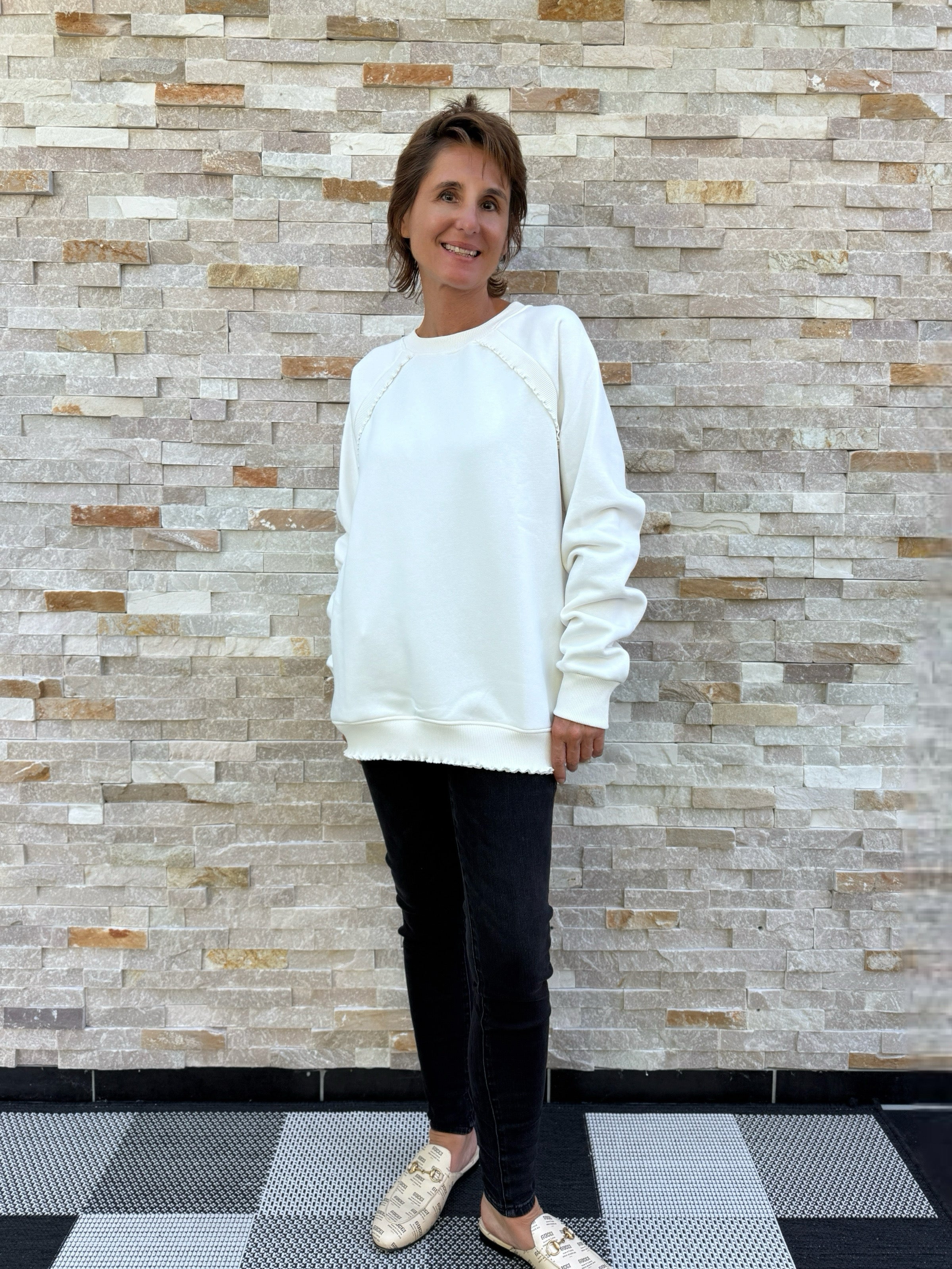 Sweatshirt BODONY mit Rüschen in Ice