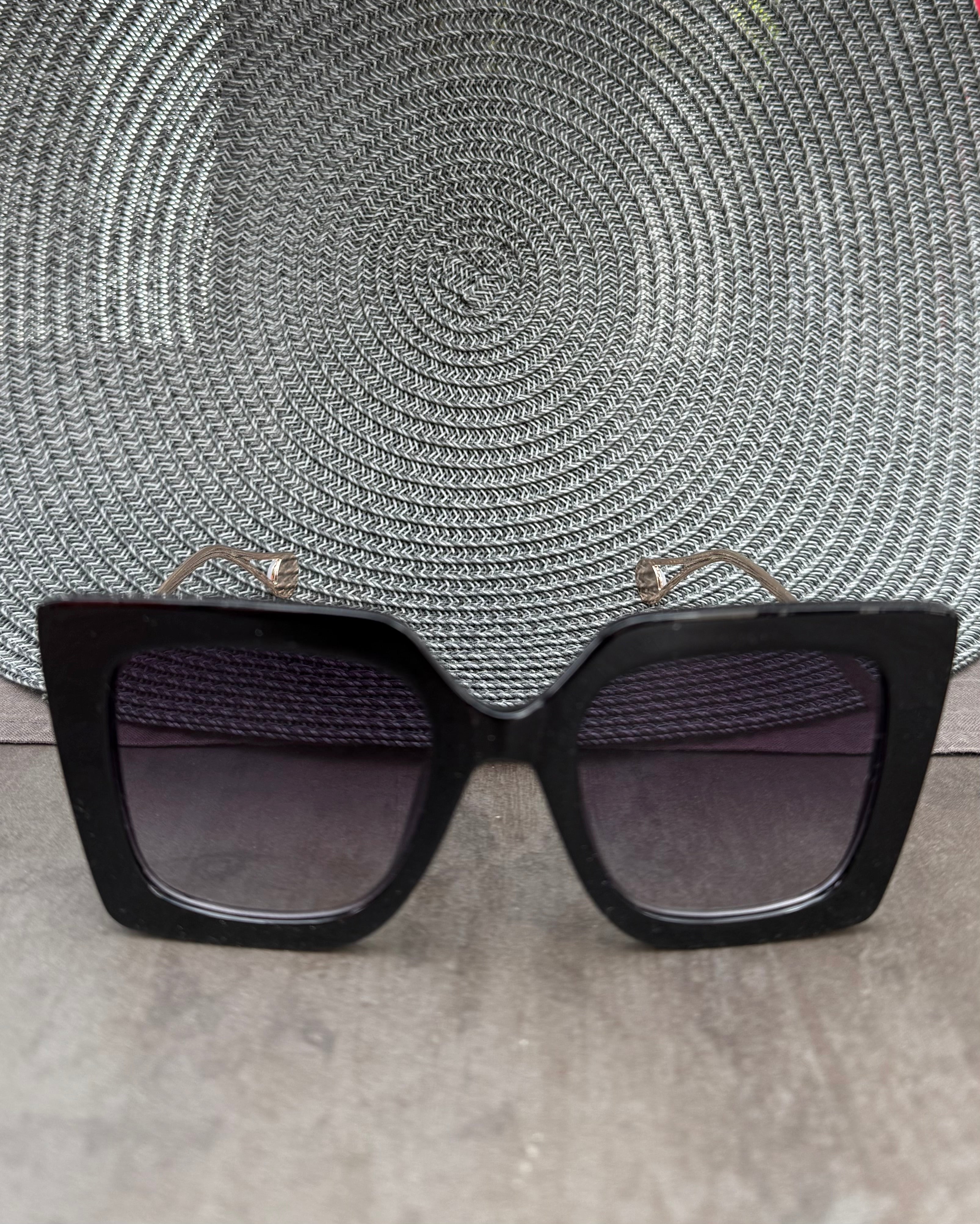 Sonnenbrille eckig Perle am Steg Schwarz