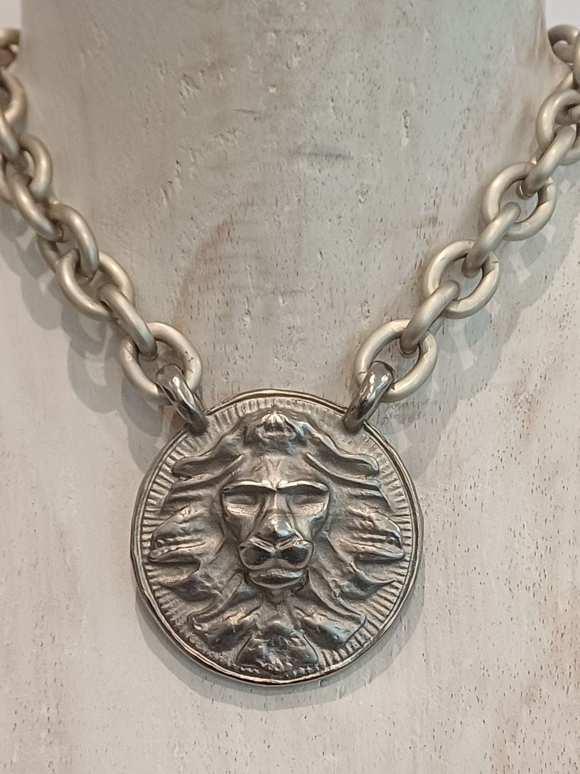 Halskette "NATA PER RUGGIRE" 38 cm matt Silber