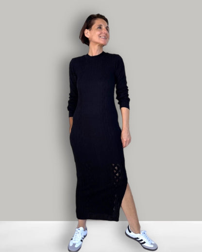 Schmales Strickkleid mit Seitenschlitz Schwarz