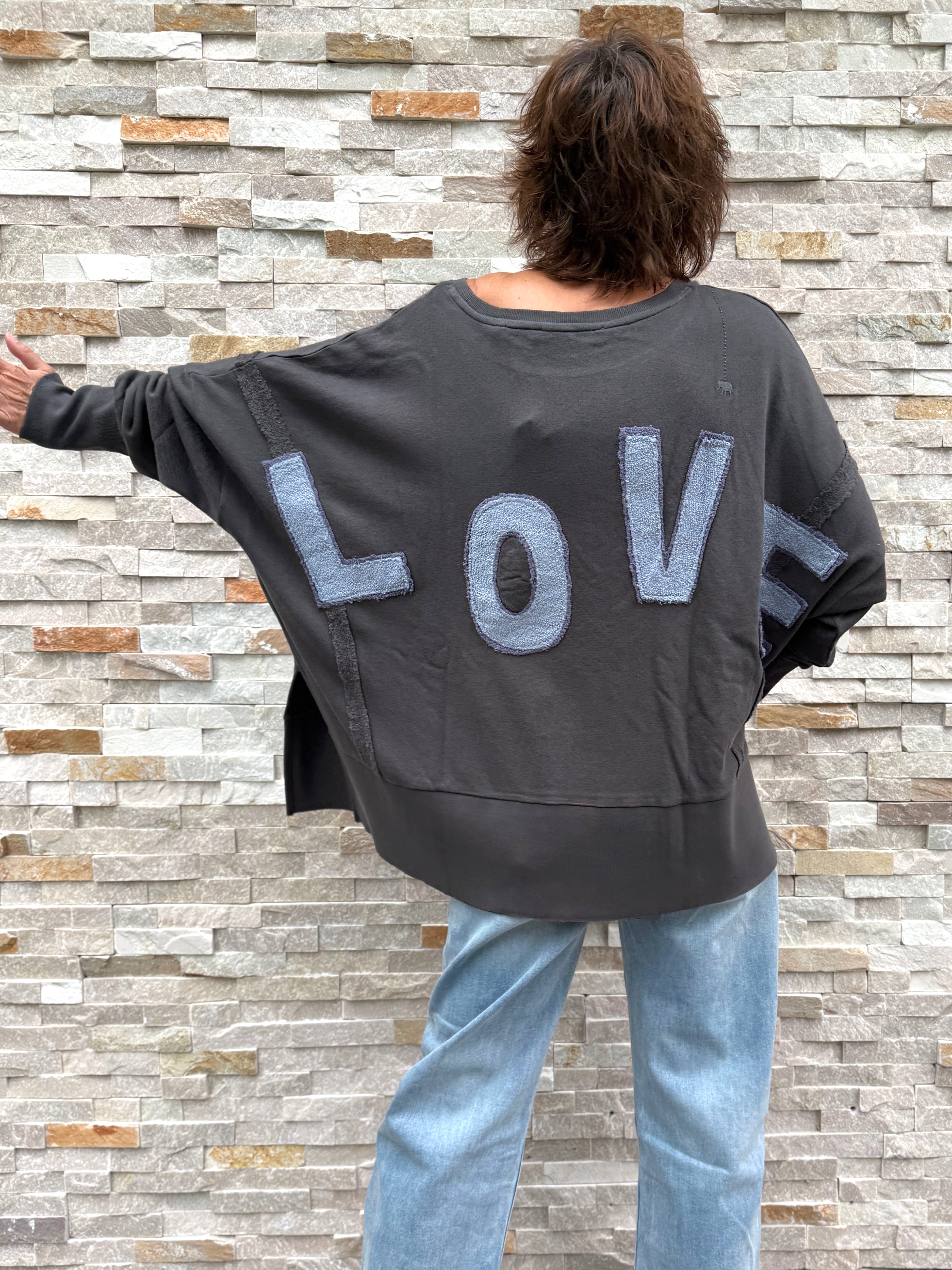 Oversize Sweatshirt KRIZ mit LOVE Applikation in Dolphin