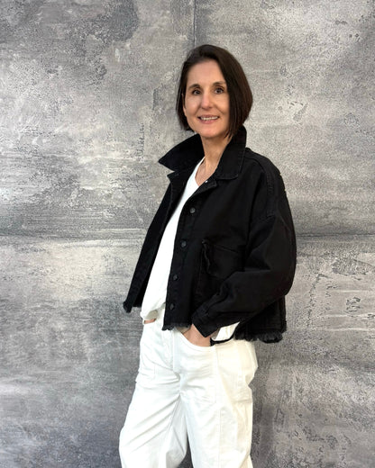Kurze Jeansjacke Eyes in Schwarz