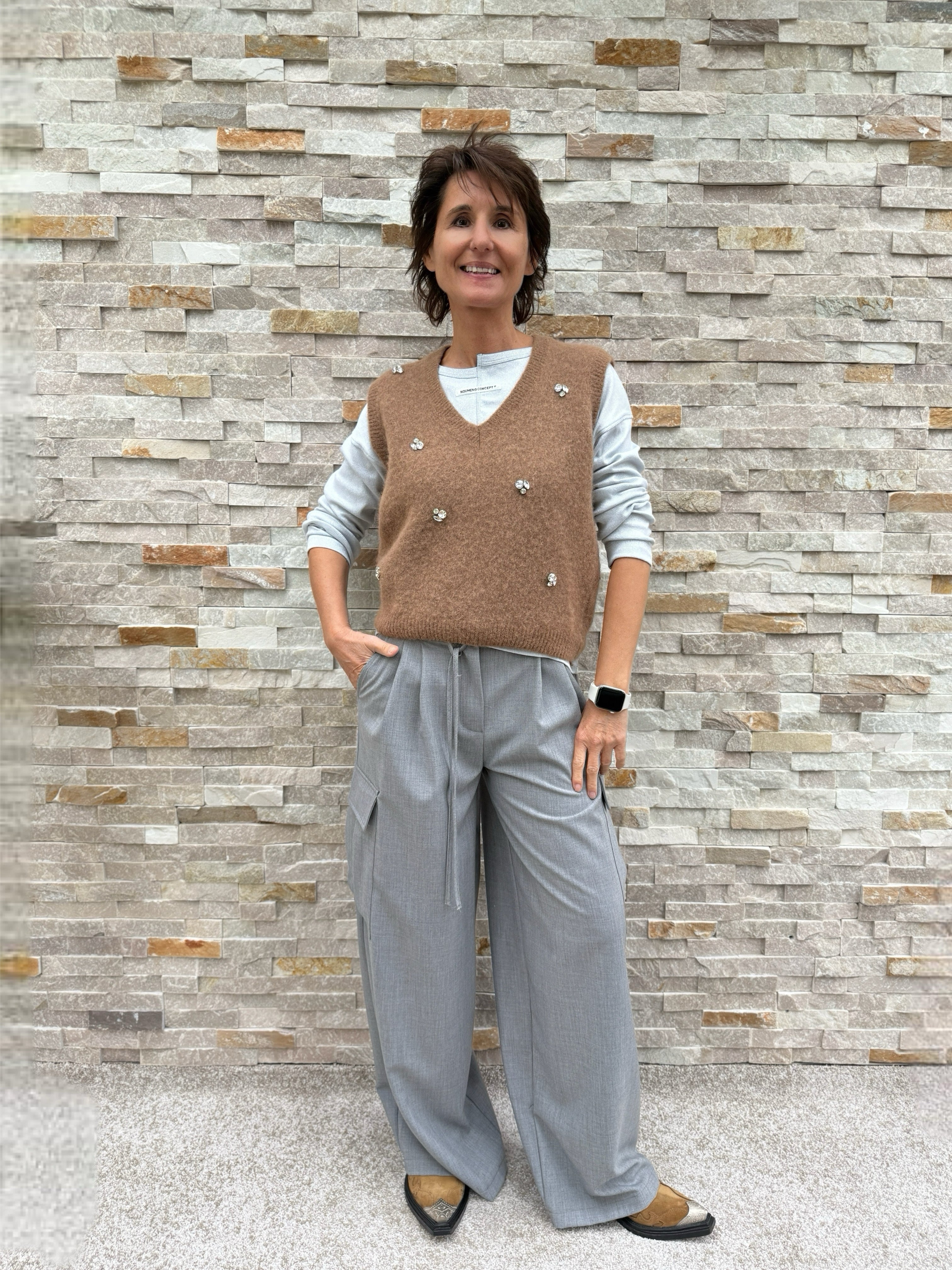 Pullunder mit Schmucksteinen in TABACCO