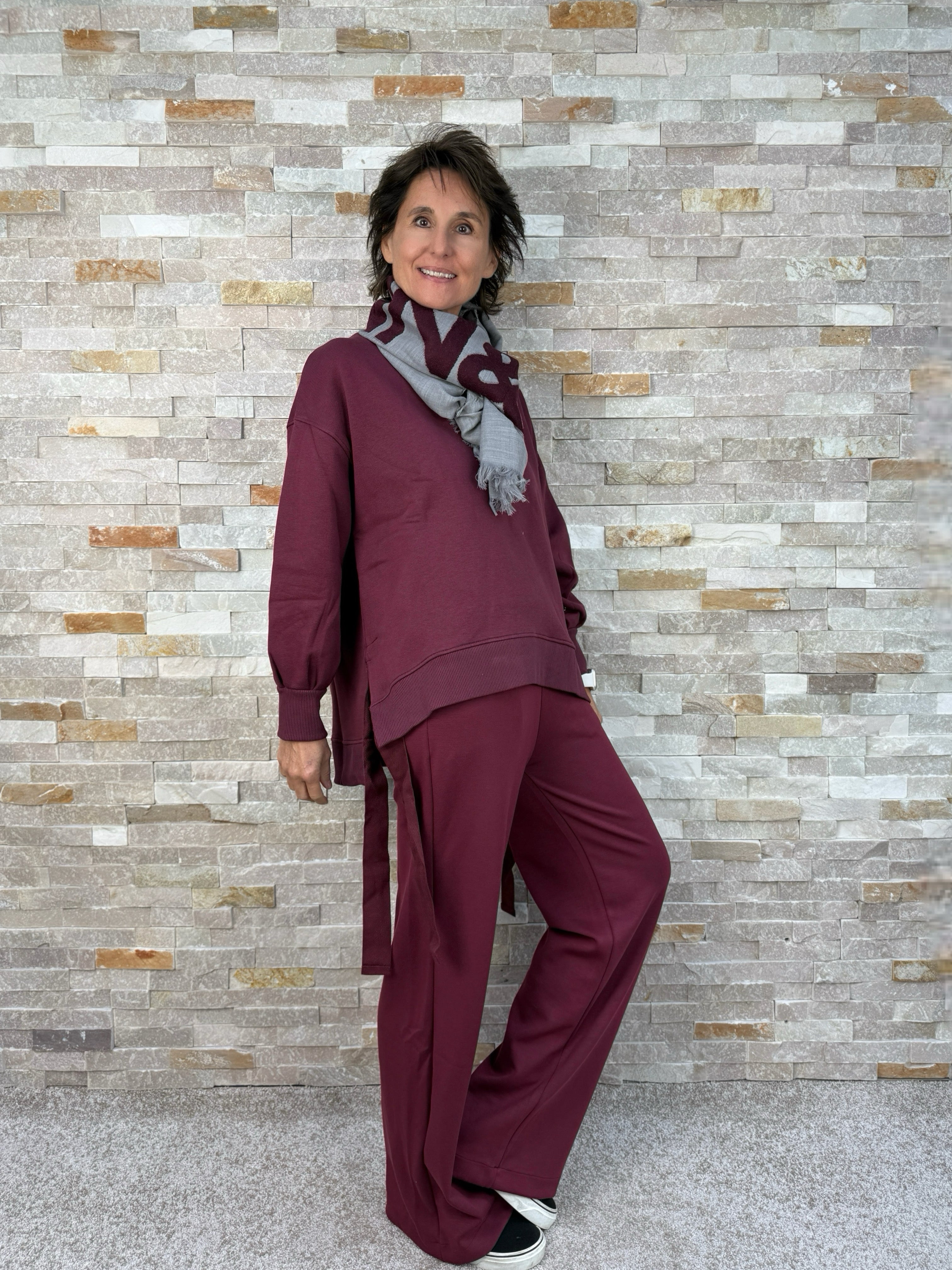 Oversized Sweatshirt mit seitlichen Bändern in Bordeaux
