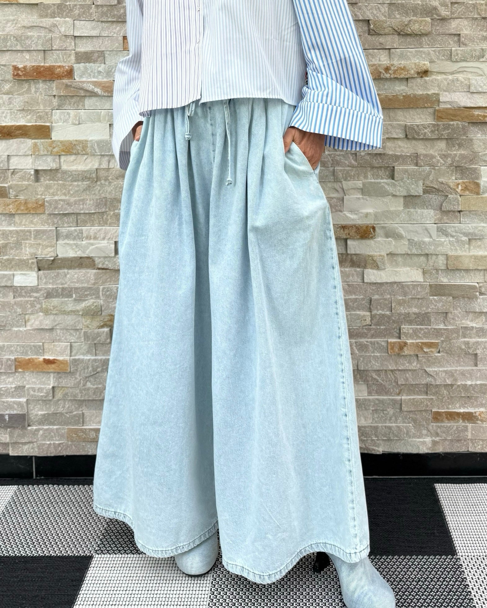 Baggy Jeans mit Gummibund und extra weitem Bein Hellblau
