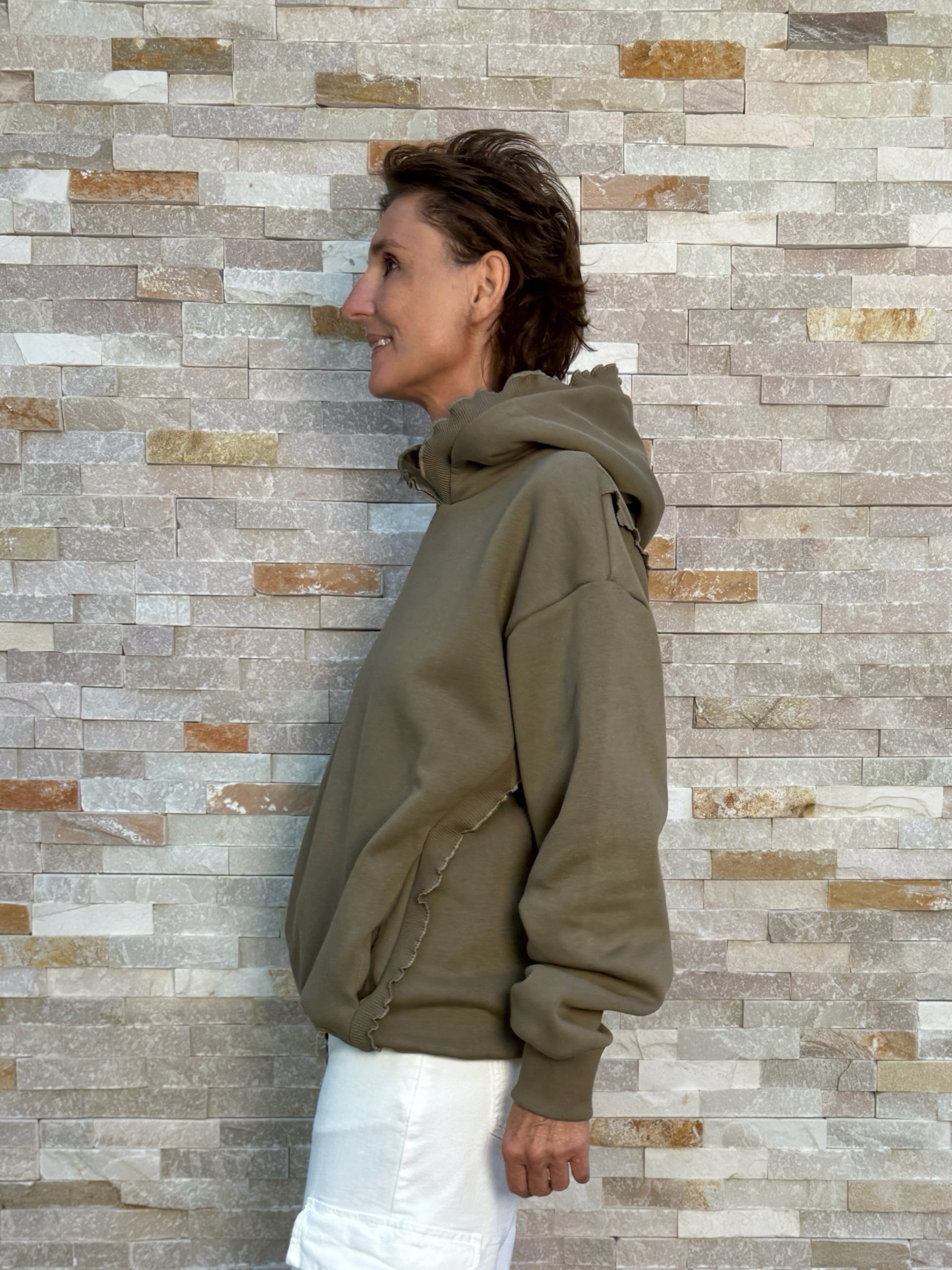 Oversized Hoodie MANY mit Rüschen in Olive