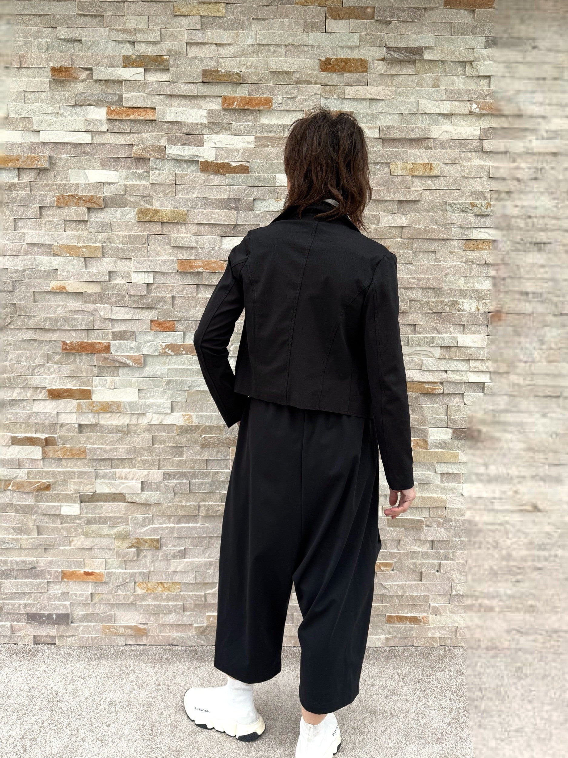 Kurzjacke mit Reißverschluss in Schwarz