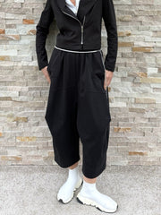 Tiefschritt Hose O-Shape in verkürzter Form Schwarz