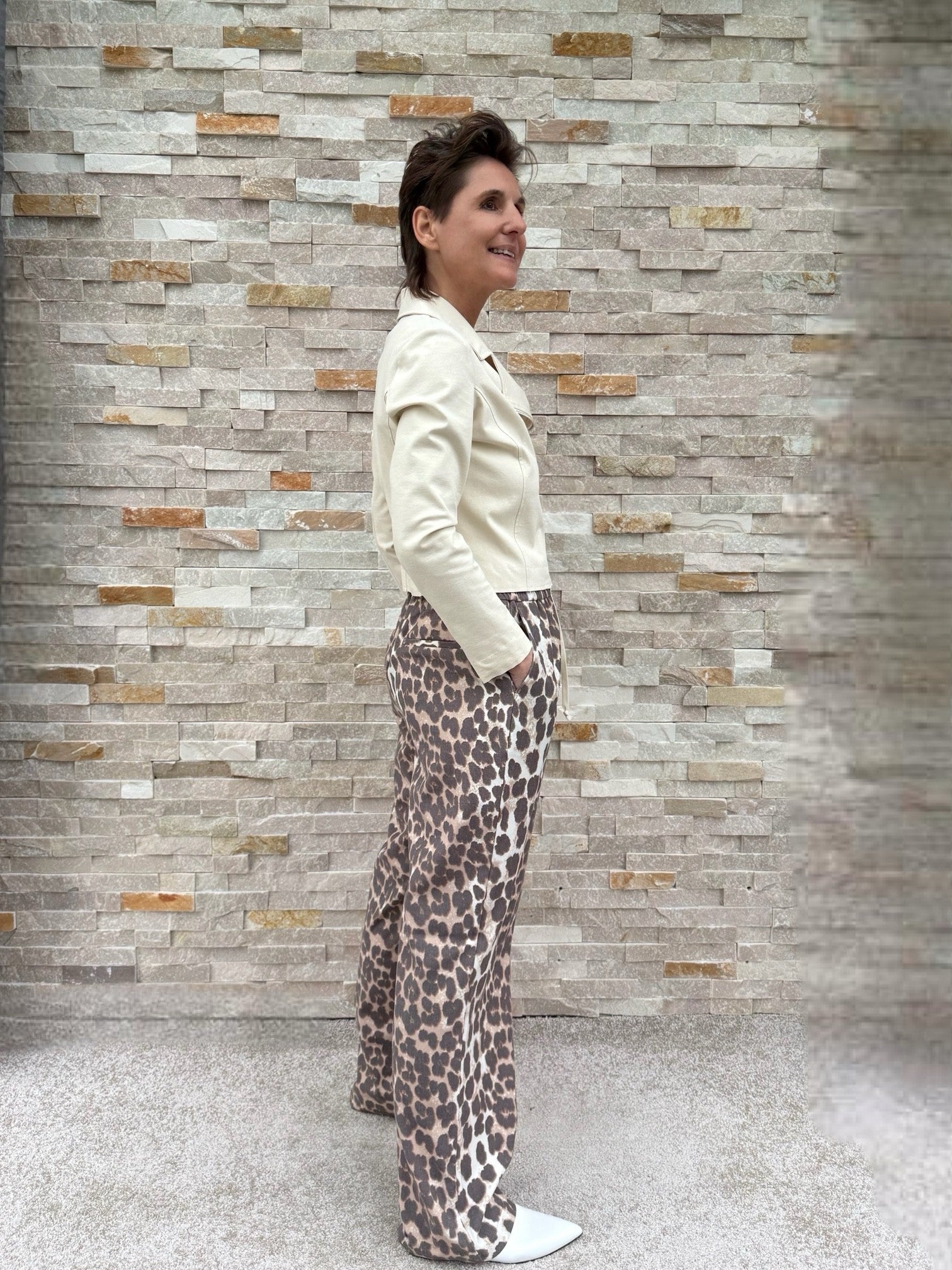 Kurzjacke mit Reißverschluss in Beige
