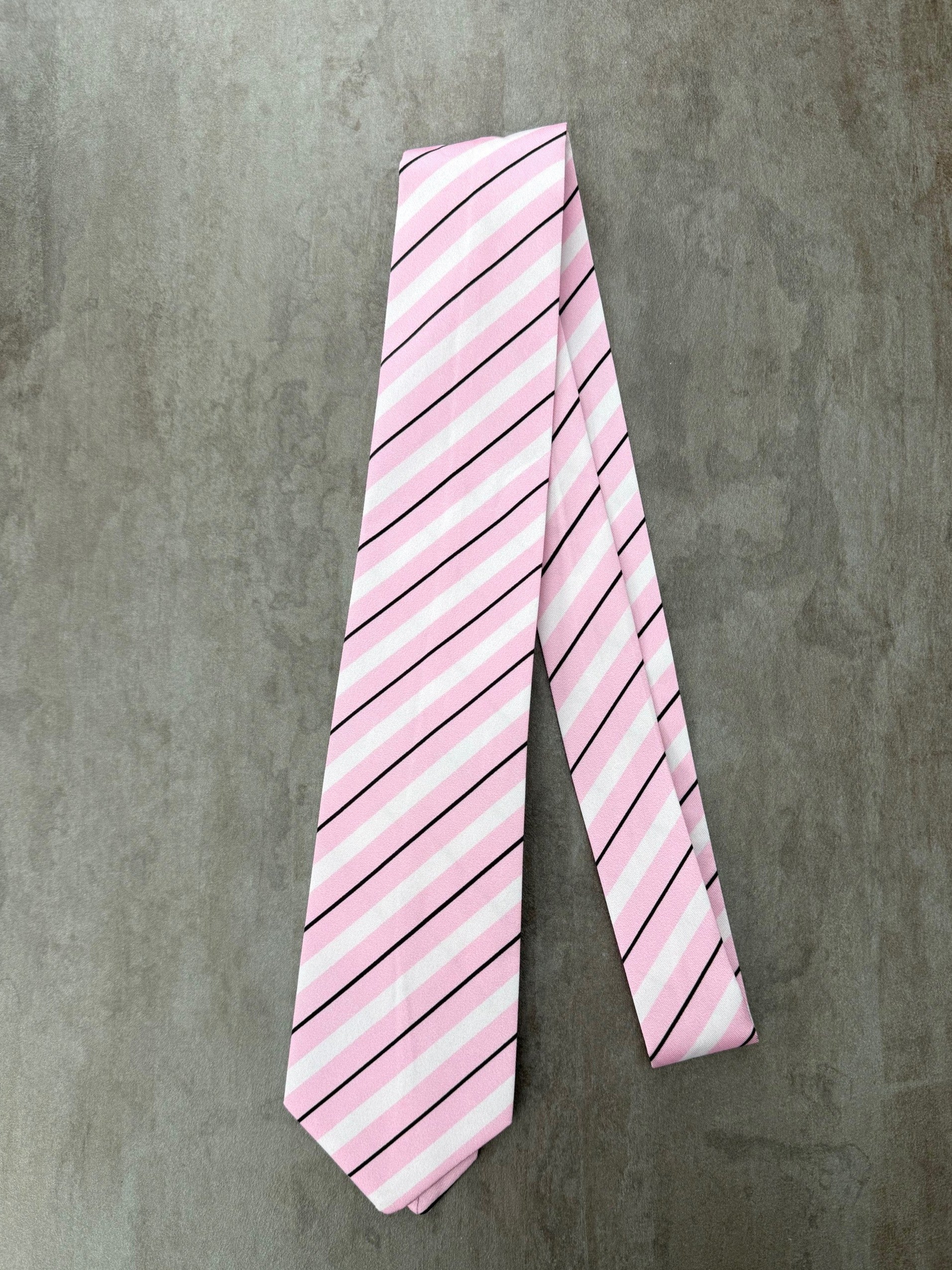 Tie with pink stripes