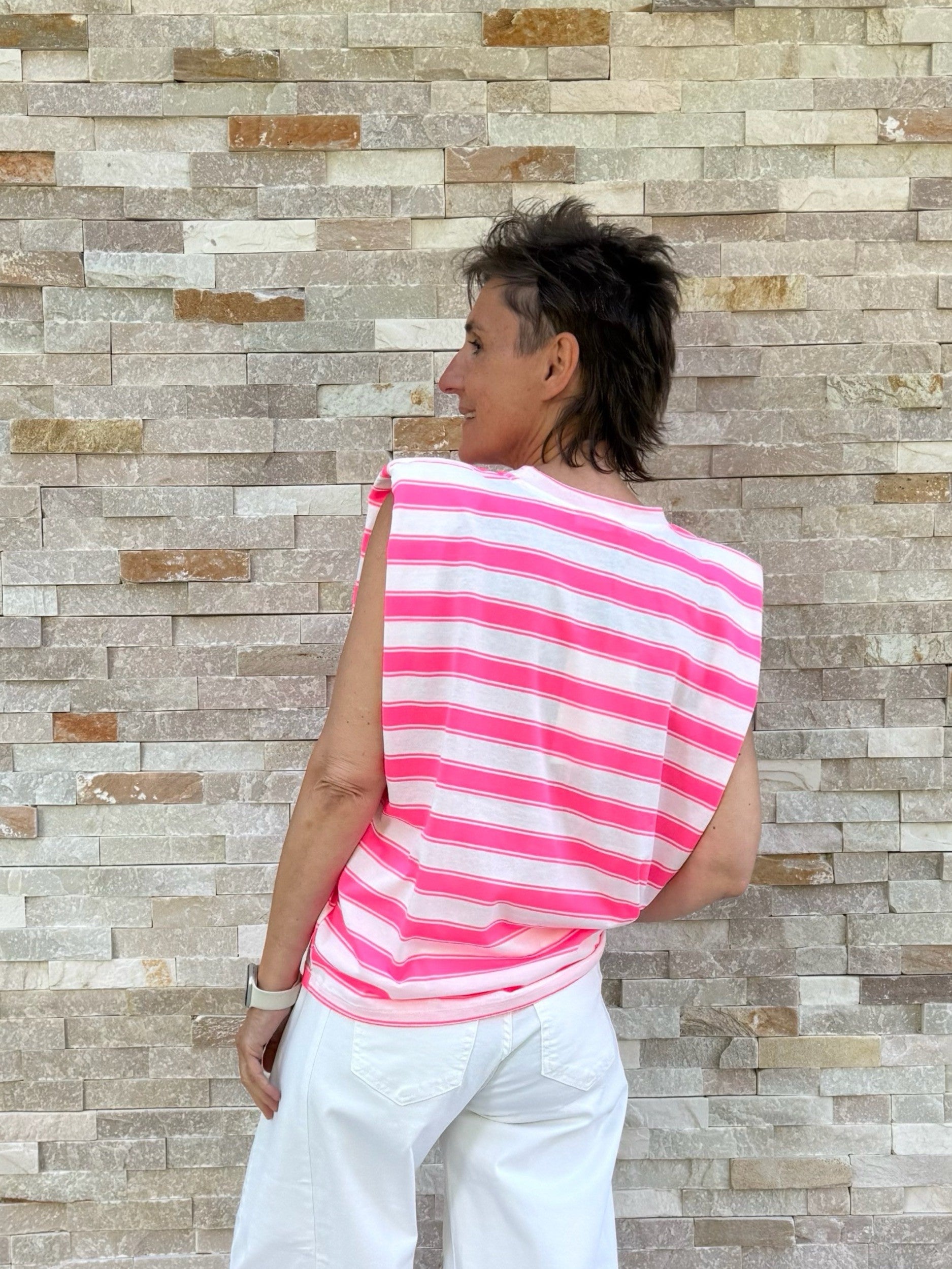 Streifentop mit Schulterpolster in Weiß-Neonpink