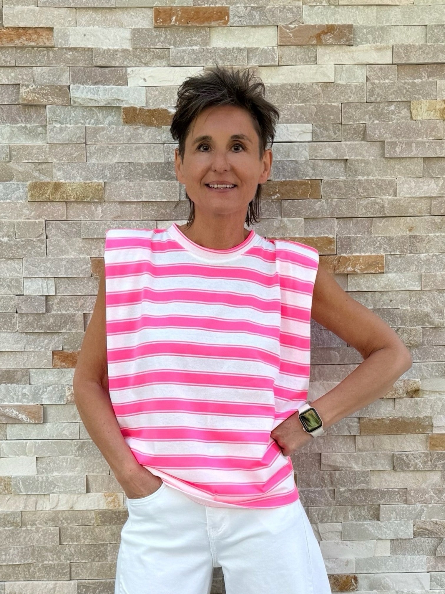 Streifentop mit Schulterpolster in Weiß-Neonpink