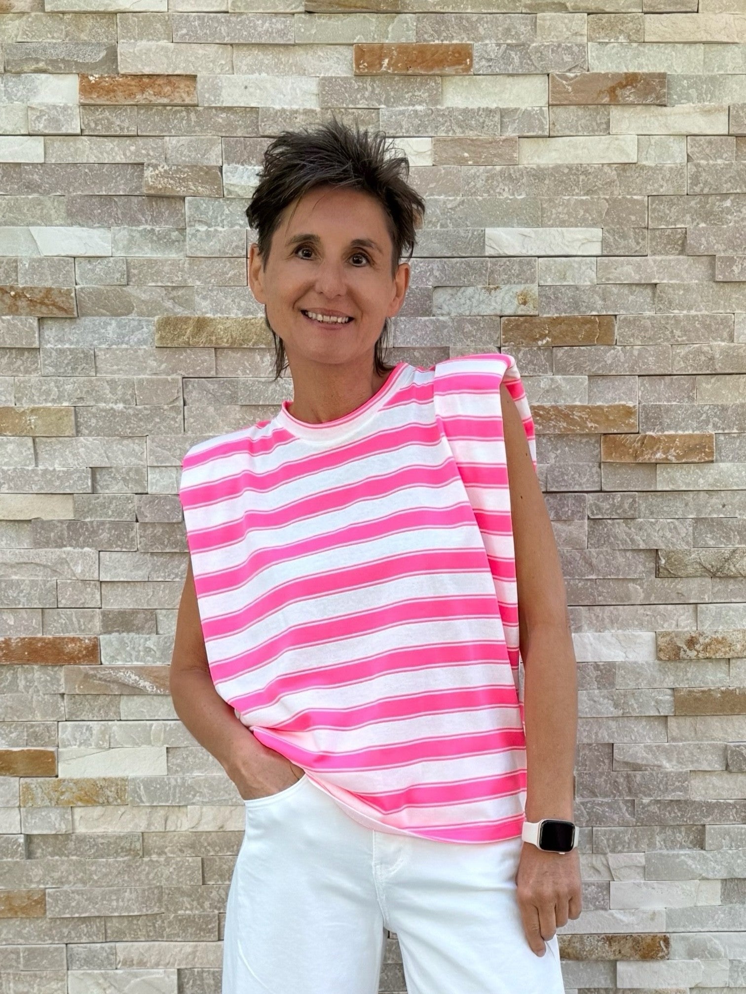 Streifentop mit Schulterpolster in Weiß-Neonpink