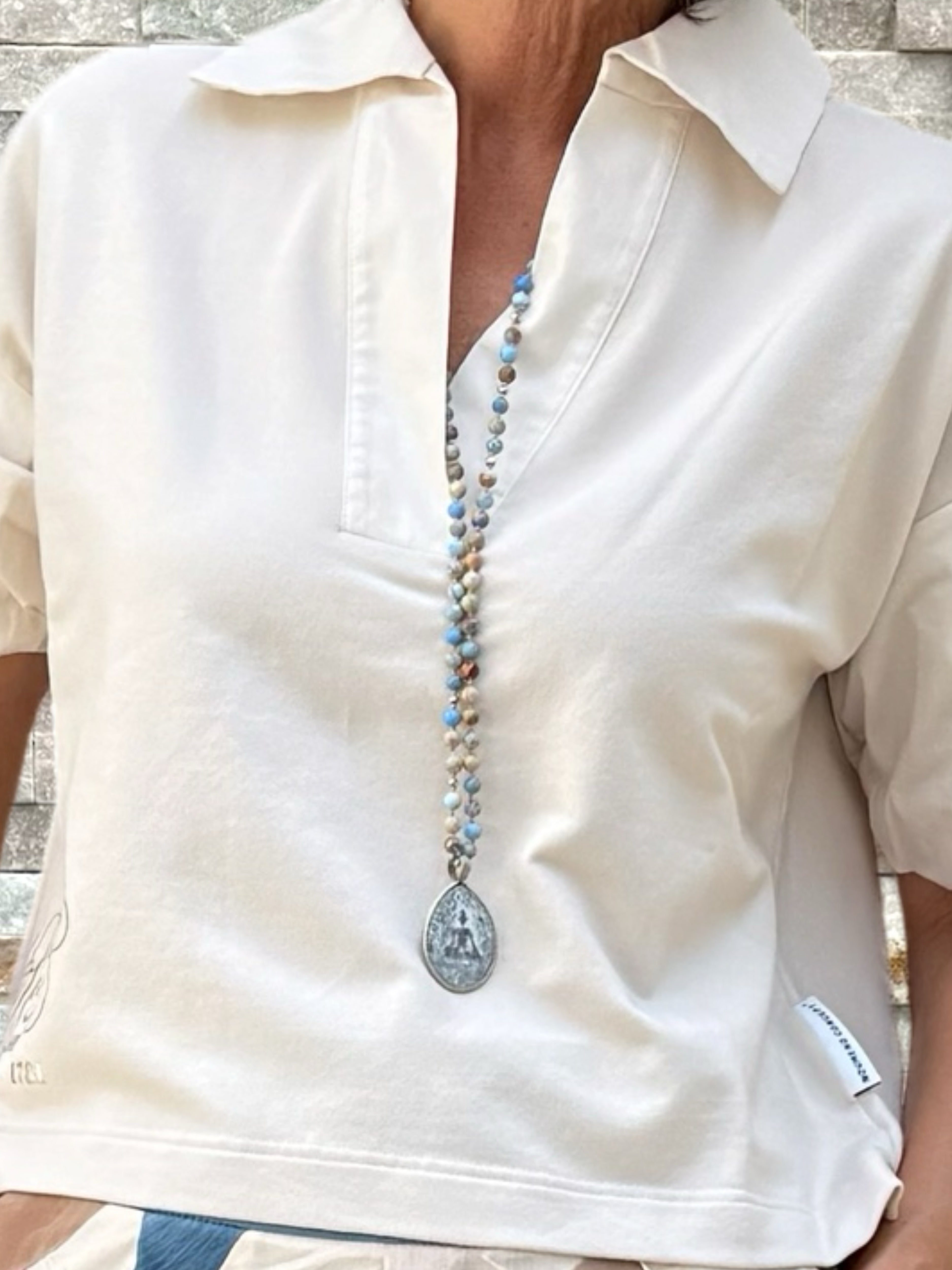 Lange Halskette mit Natursteinen und Buddha Anhänger Blue Jasper