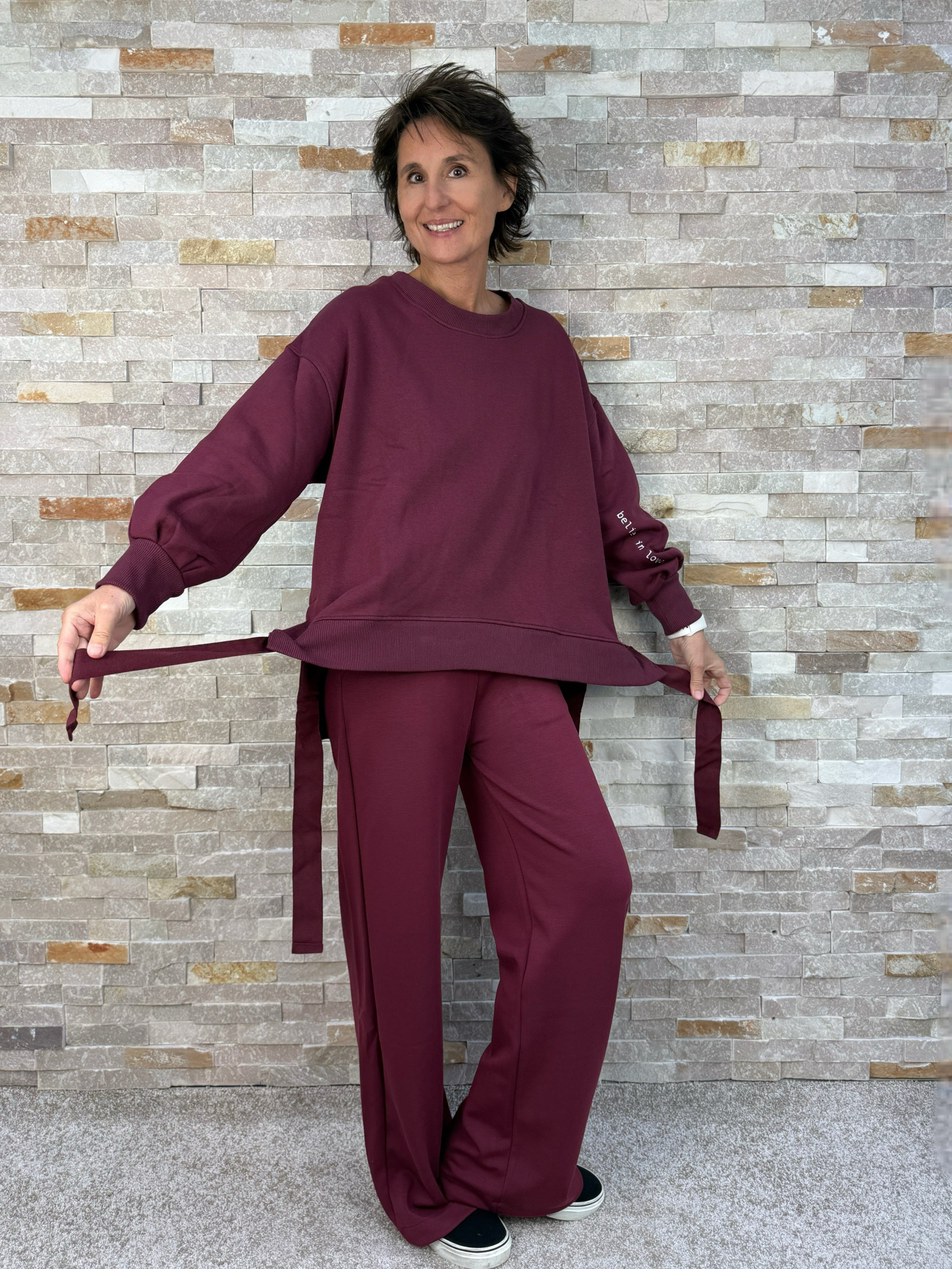 Oversized Sweatshirt mit seitlichen Bändern in Bordeaux