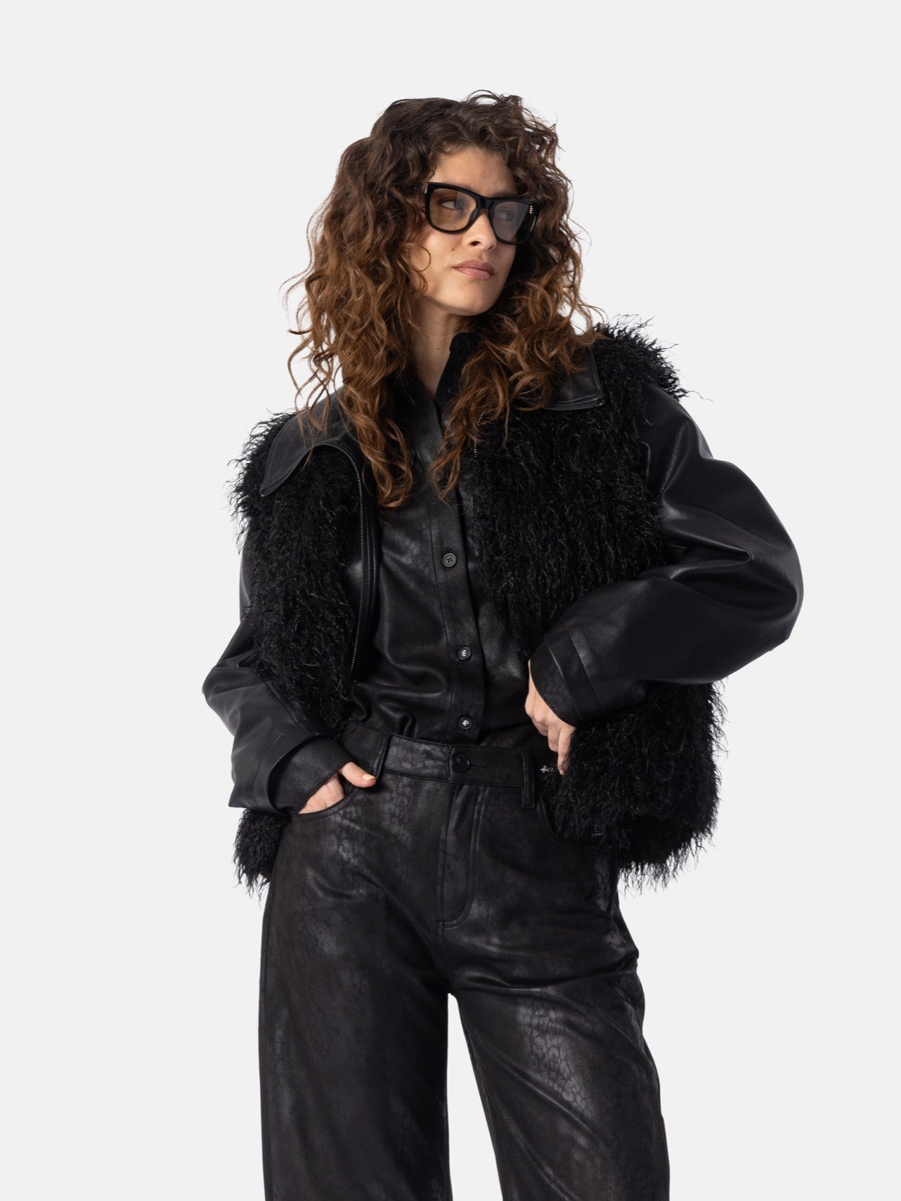 Curly-Lammfellimitat Weste ELLERY in Black