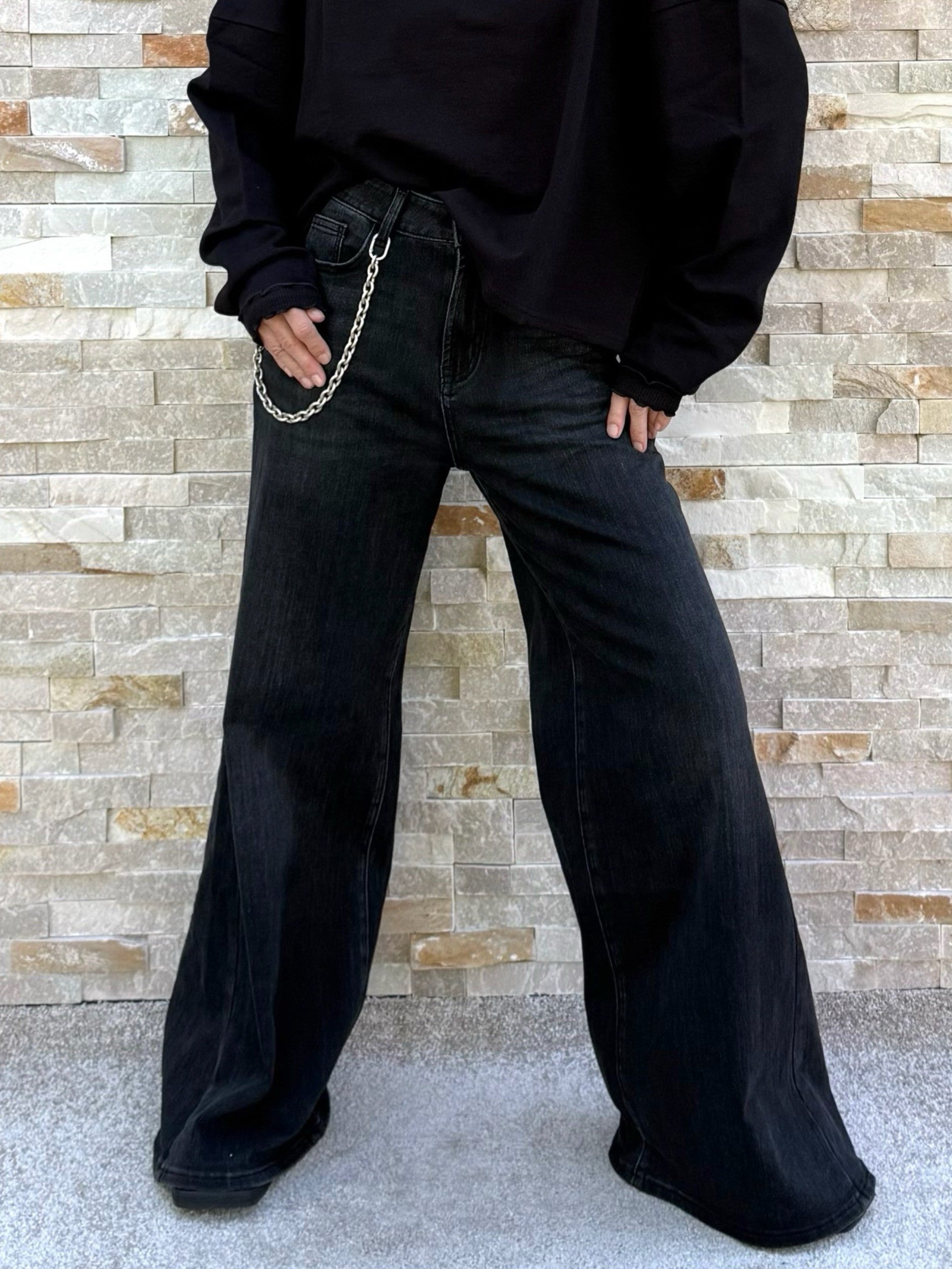 Black Denim Jeans HOLLI mit Schlag in Dirty Black