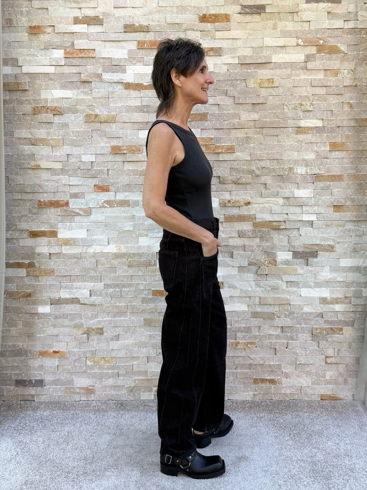 Jeans ISABELLA mit aufgesetzten Taschen in Raw Denim Black