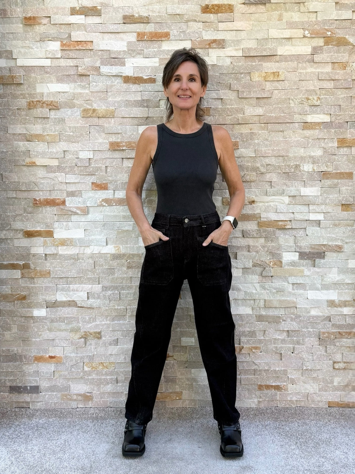 Jeans ISABELLA mit aufgesetzten Taschen in Raw Denim Black