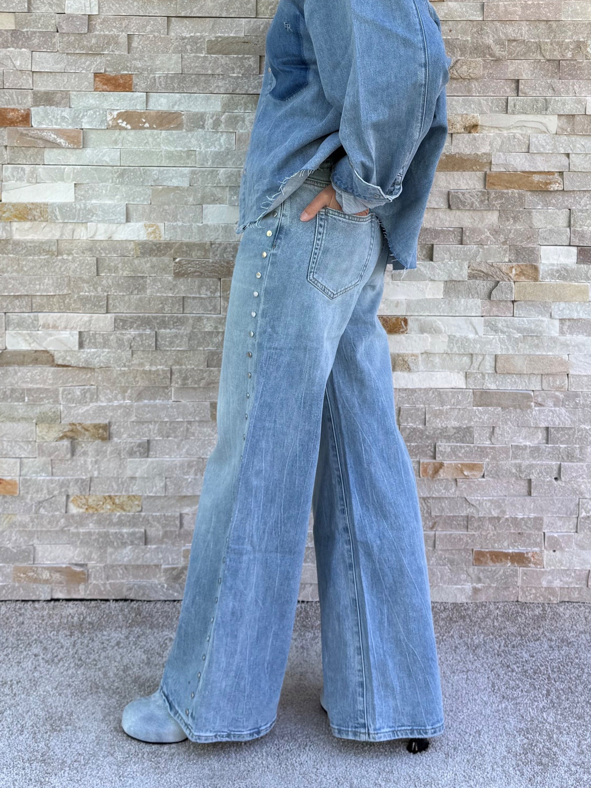Wide Leg Jeans KALEA Rivet with Studs in Mount Blue