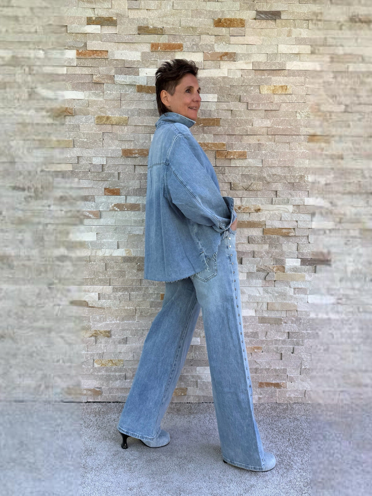 Wide Leg Jeans KALEA Rivet with Studs in Mount Blue